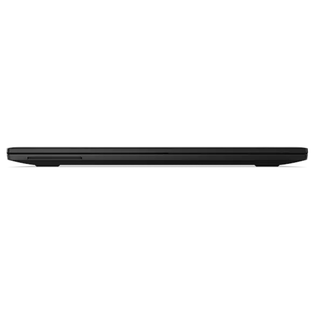 Geschlossener schwarzer Laptop von der Seite auf weißem Hintergrund.