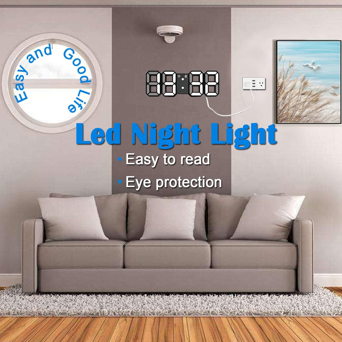 Eine Digitaluhr mit blauer Schrift 'Led Night Light' ist über einem Sofa an der Wand montiert.