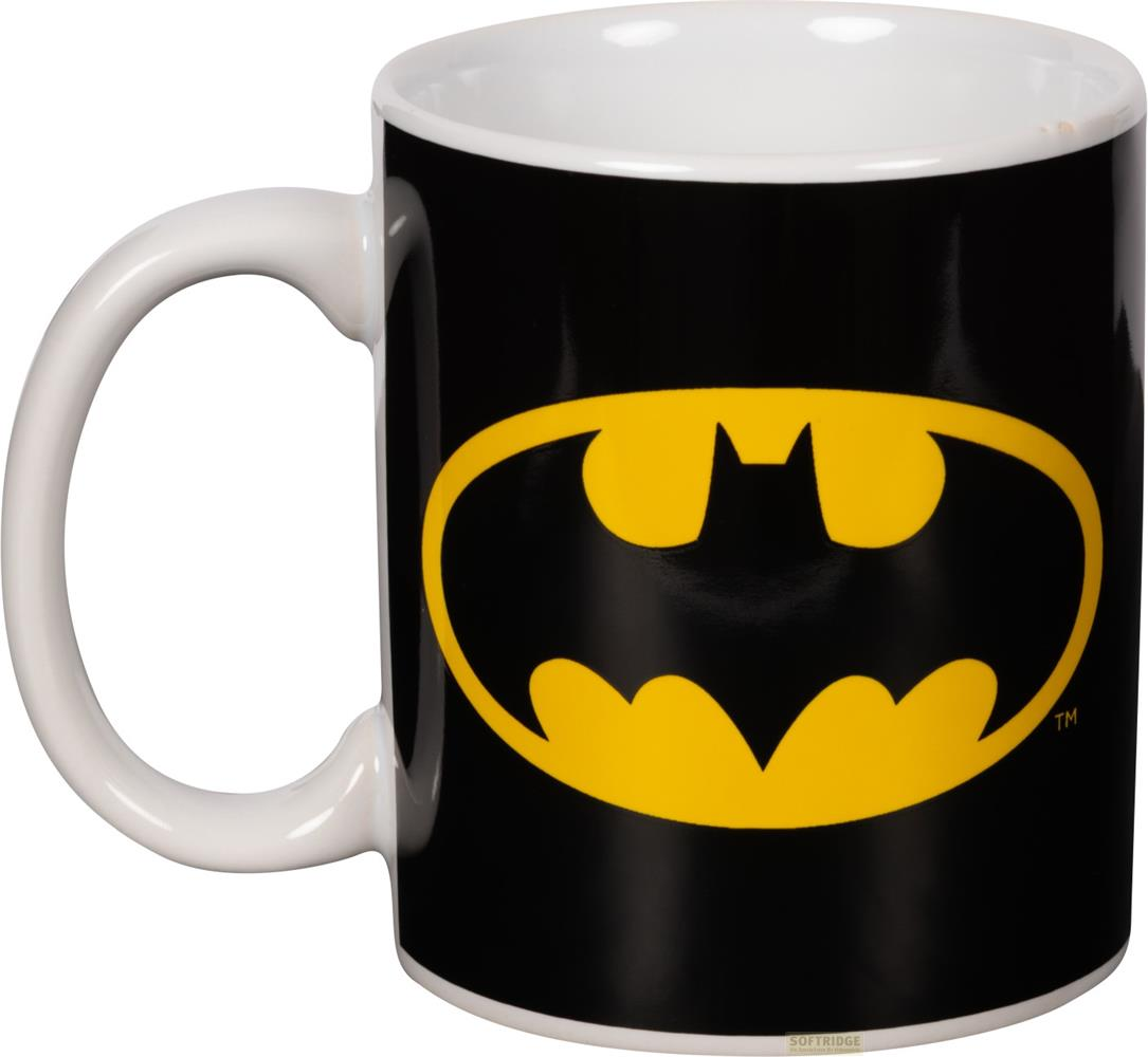 Schwarze Tasse mit gelbem Batman-Logo und weißem Henkel.