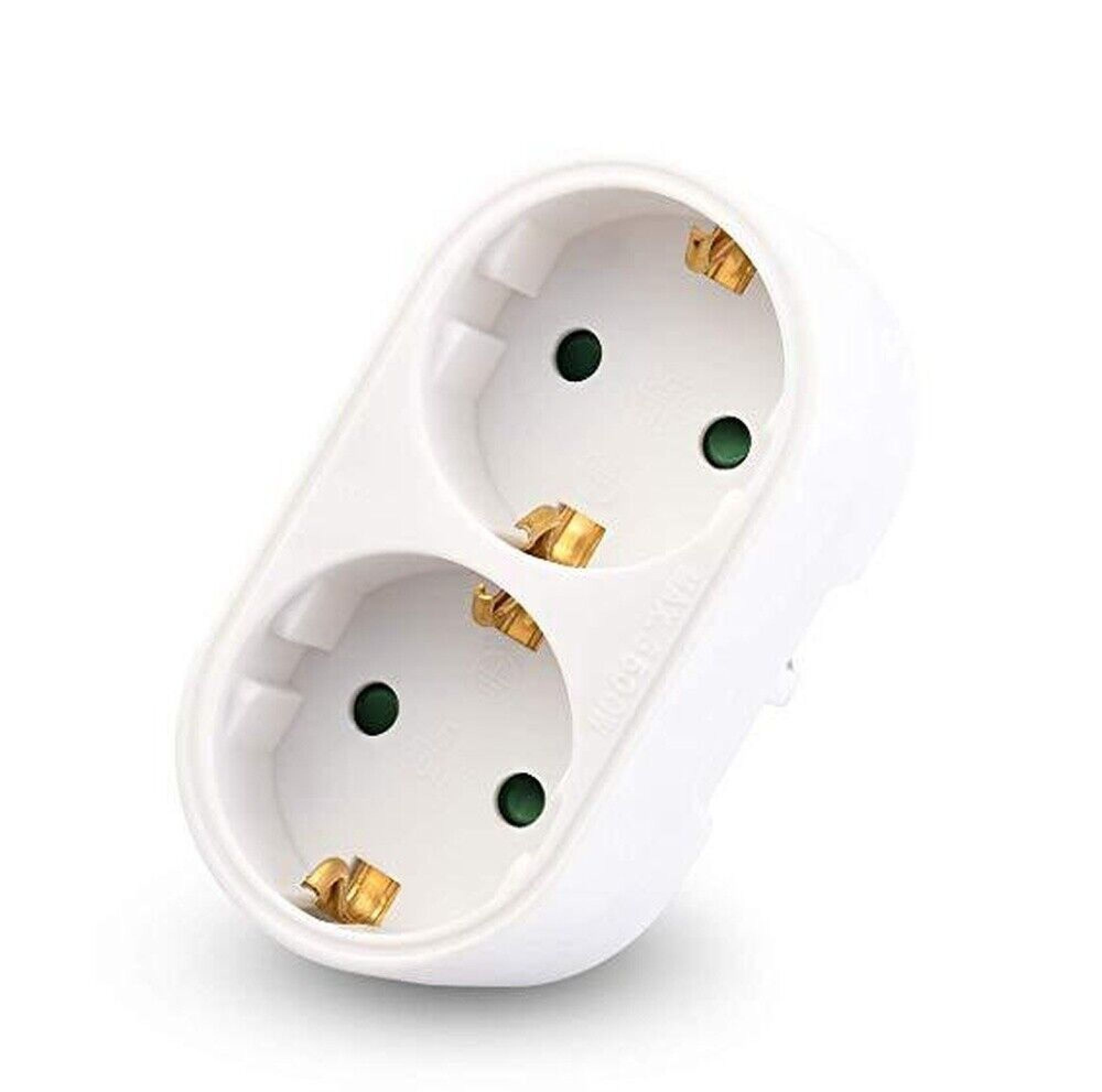 Ein weißer Doppelsteckdosenadapter mit zwei Steckplätzen und Messingkontakten.