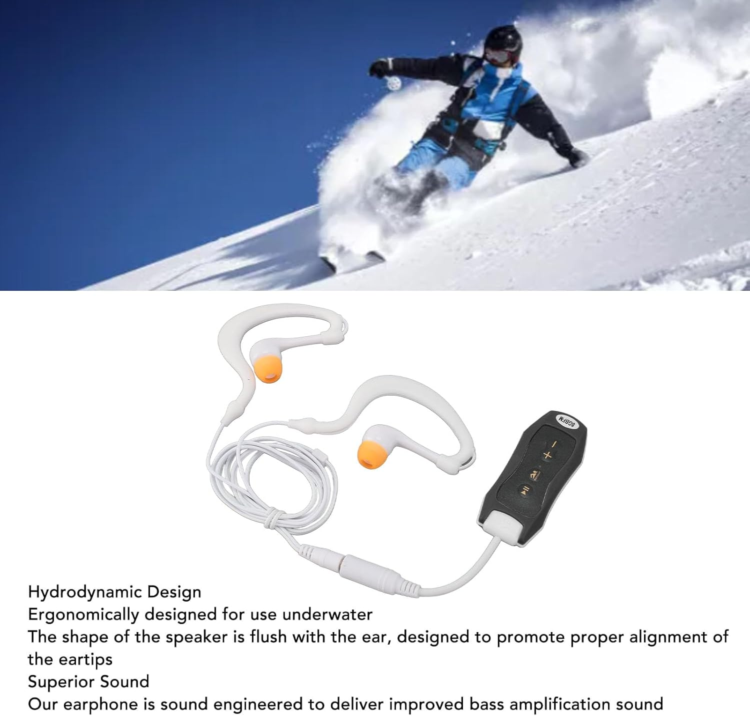 Ein Skifahrer fährt einen schneebedeckten Hang hinunter, unten sind weiße Kopfhörer mit orangefarbenen Spitzen.