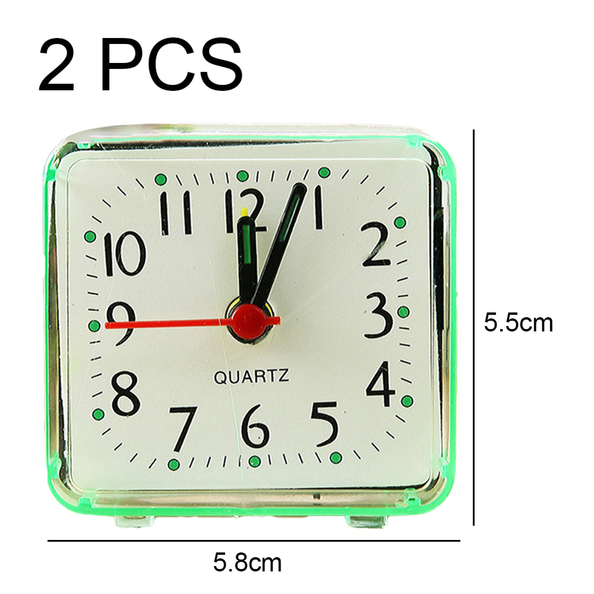 Ein quadratischer Wecker aus Quarz mit grünem Rand, schwarzen Ziffern und Zeigern.