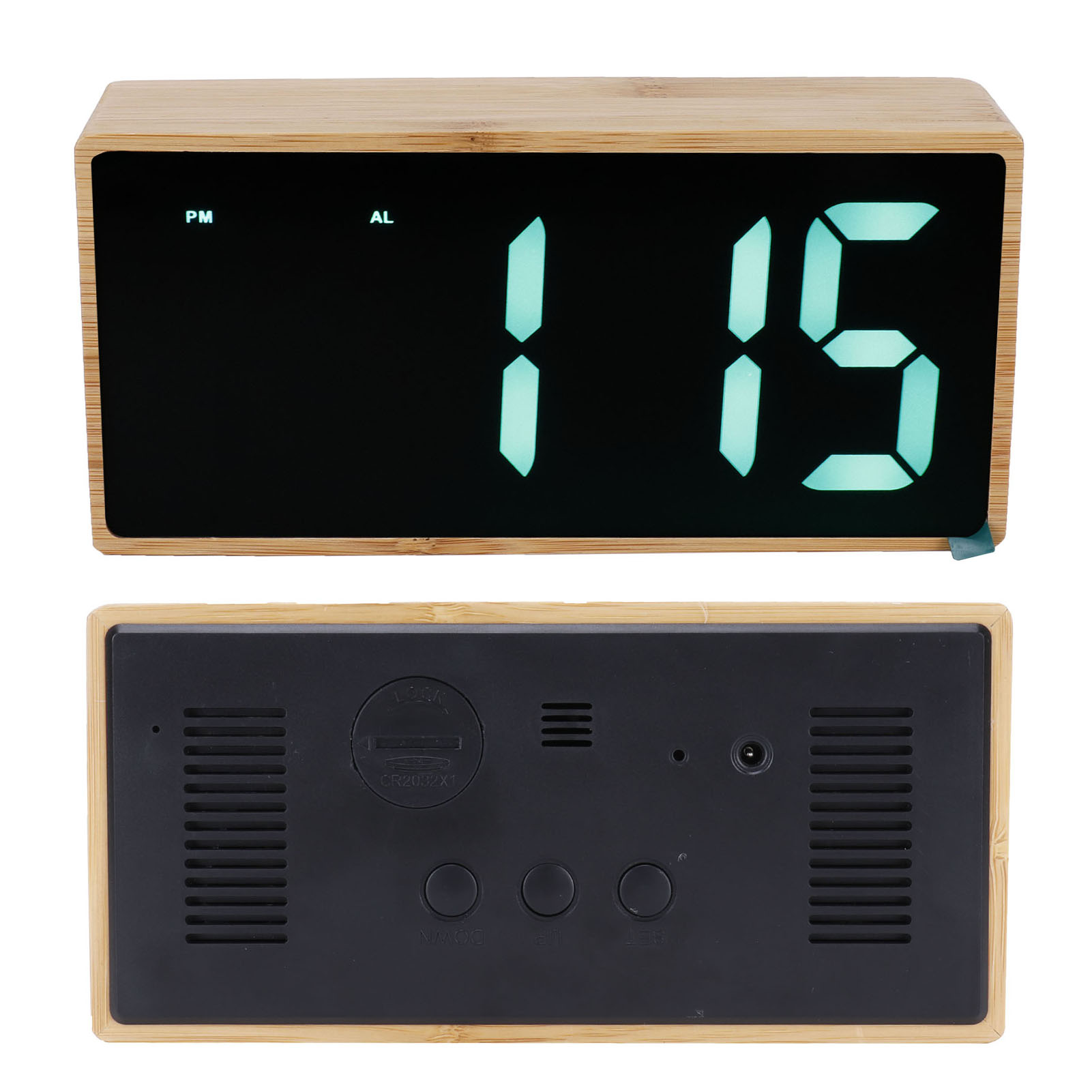 Ein digitaler Wecker aus Holz mit leuchtend grünen Zahlen und Knöpfen auf der Rückseite.
