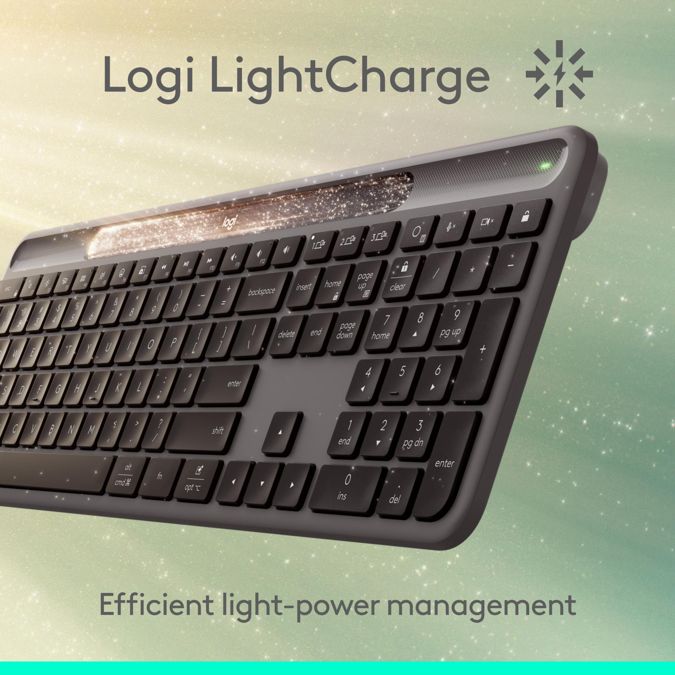 Eine graue Logitech-Tastatur mit Hintergrundbeleuchtung und Glitzereffekt. Der Text lautet Logi LightCharge.
