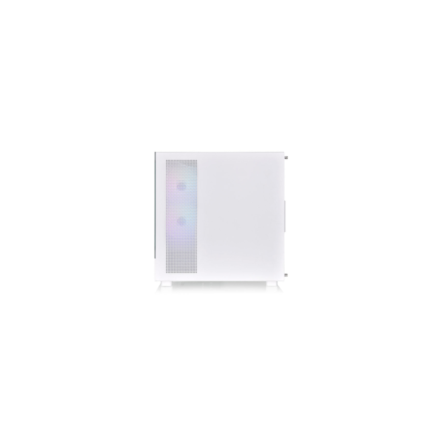 Un boîtier d'ordinateur blanc avec panneau avant perforé affichant des effets lumineux RVB.