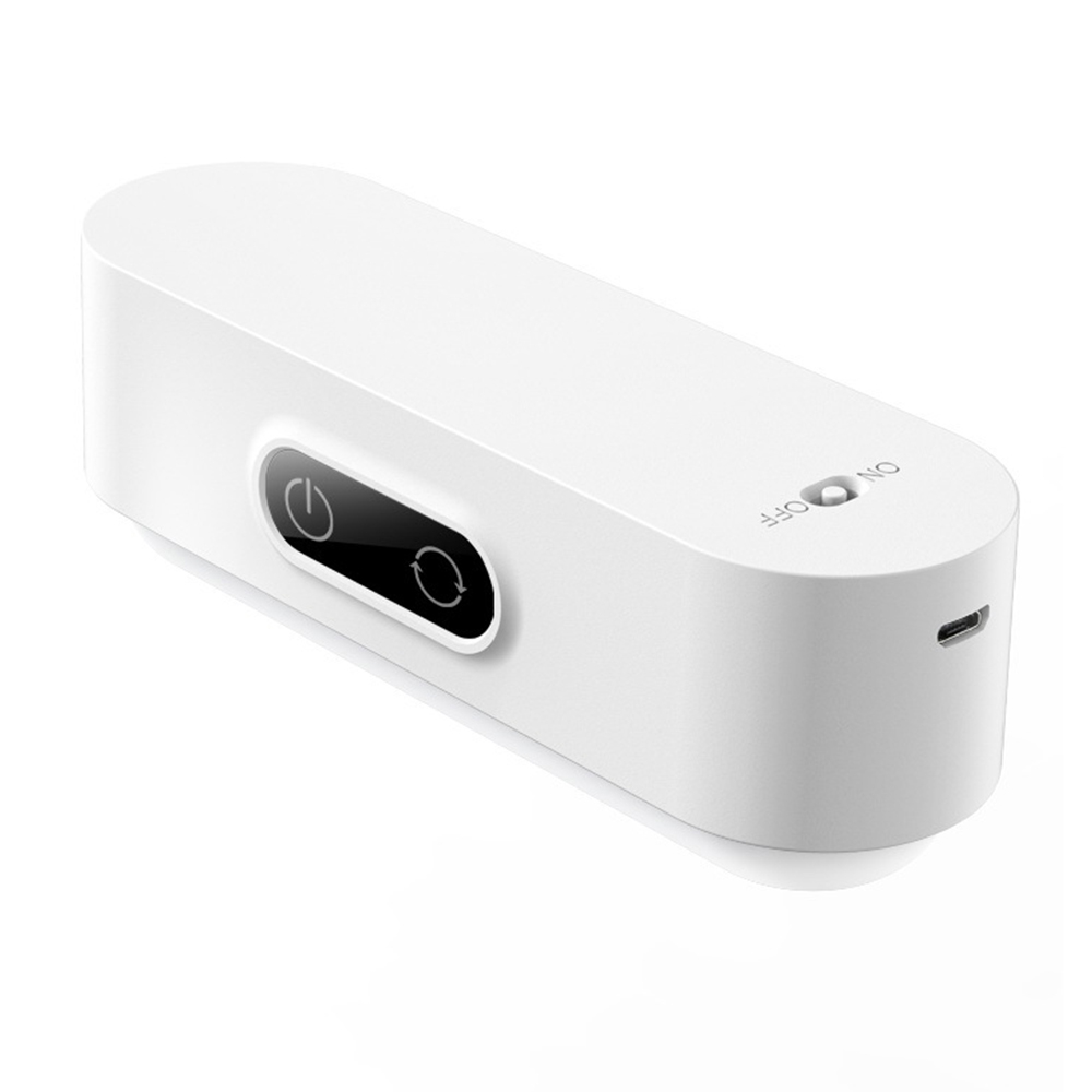 Ein weißes, rechteckiges Gerät mit abgerundeten Ecken, einem schwarzen Bedienfeld und einem USB-C-Anschluss.