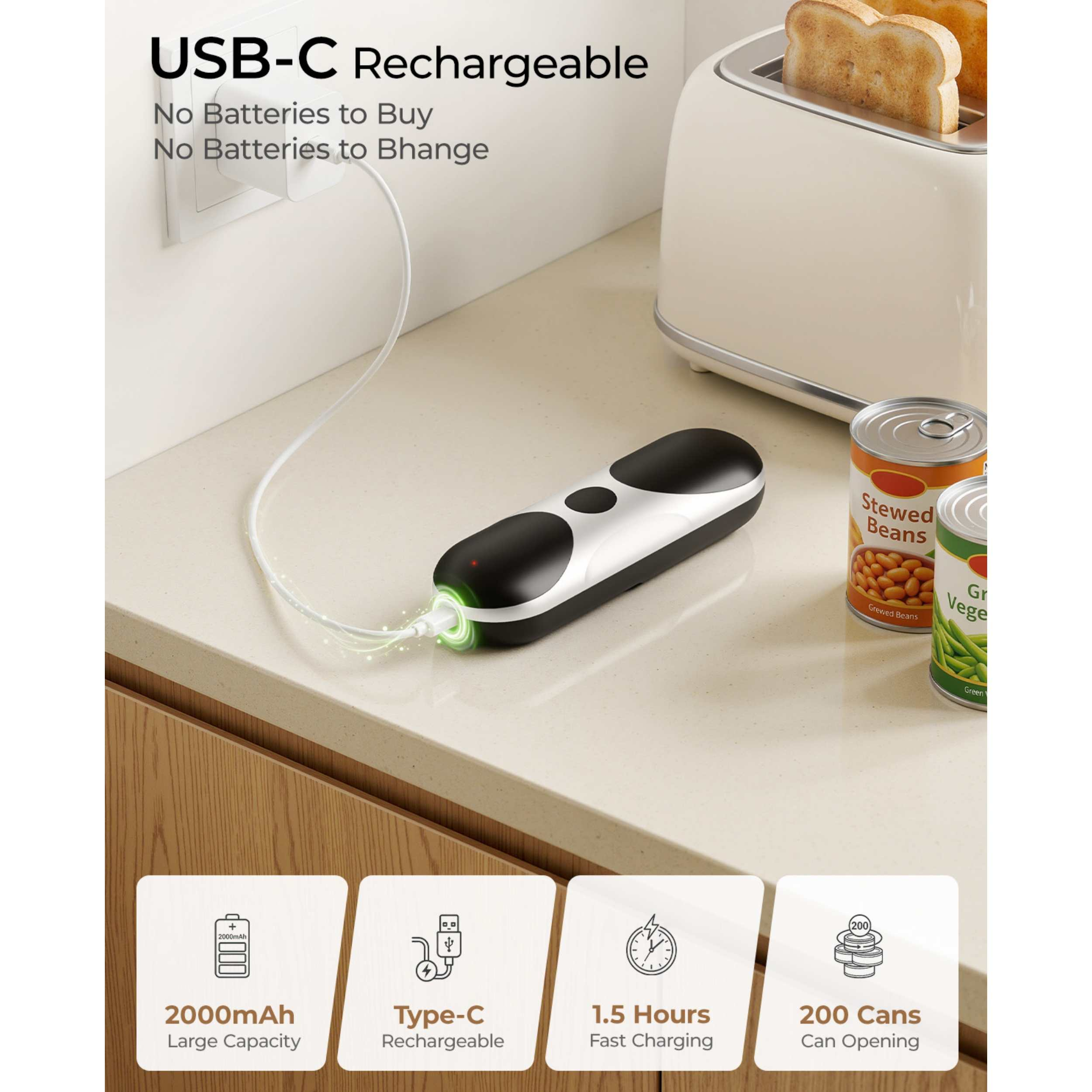 USB-C-Ladegerät lädt einen Dosenöffner, daneben Toast und Dosen.
