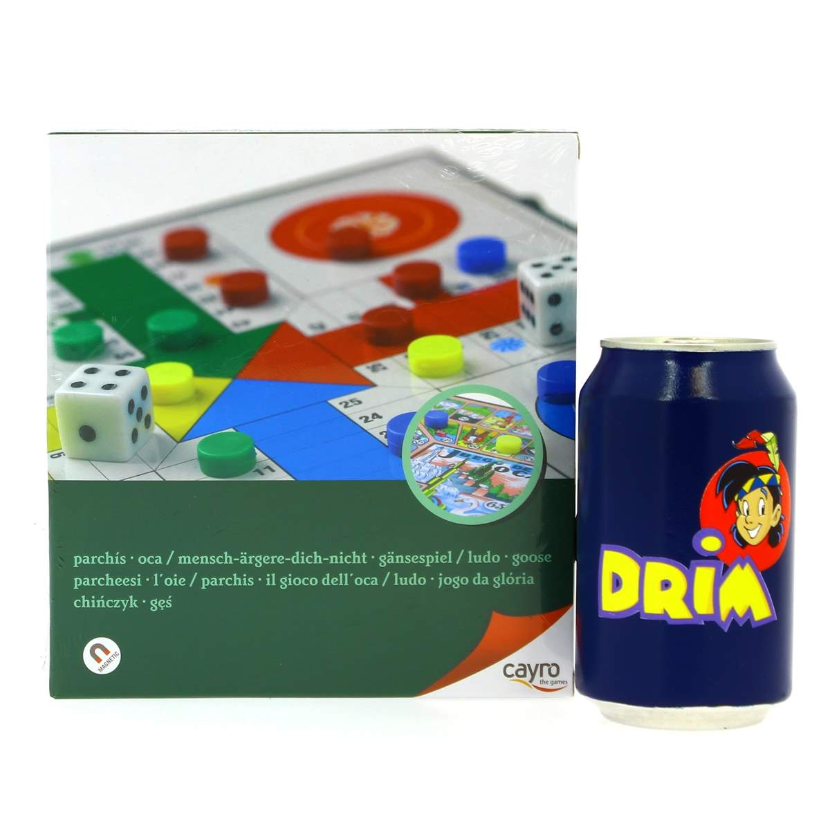 Un juego de mesa con dados y peones junto a una lata azul con la etiqueta DRIM.