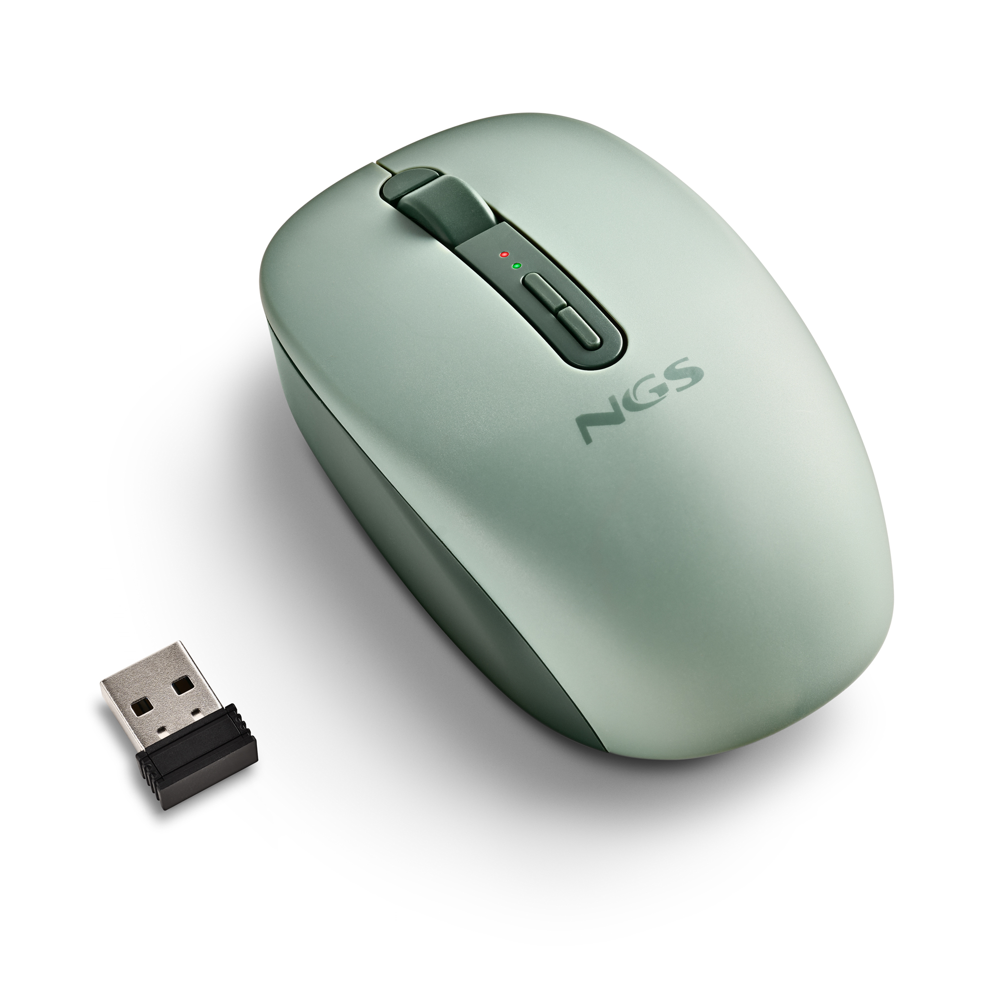 Un mouse verde con un ricevitore USB su sfondo bianco.