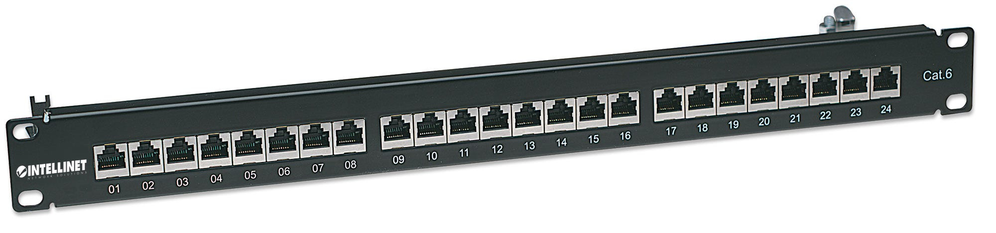 Un patch panel Cat.6 nero con 24 porte RJ45, numerate 01-24.