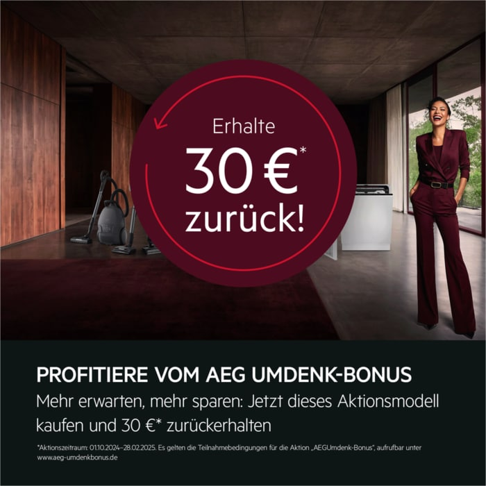 Frau in Anzug lächelt, AEG Angebot 30 Euro zurück, Staubsauger.