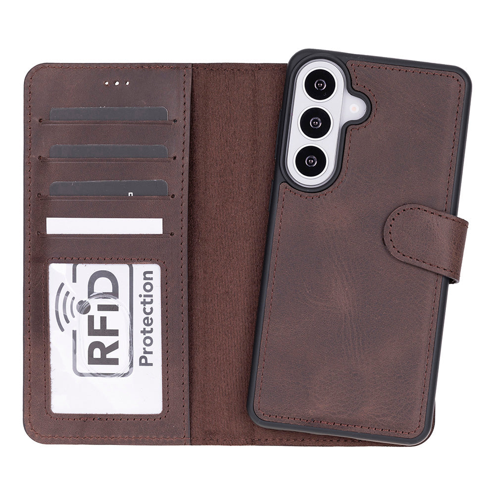 Kart yuvaları ve RFID korumalı kahverengi deri telefon kılıfı, açık.