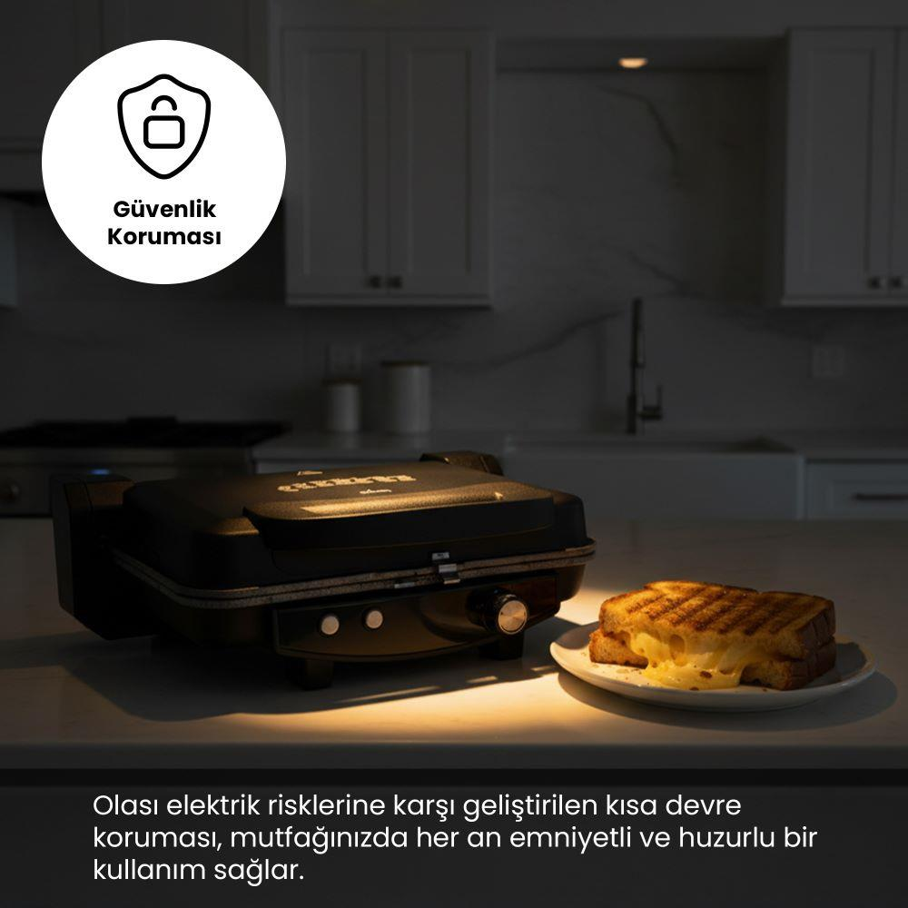 Kapalı siyah kontaktlı ızgara, yanında tabakta ızgara peynirli sandviç.