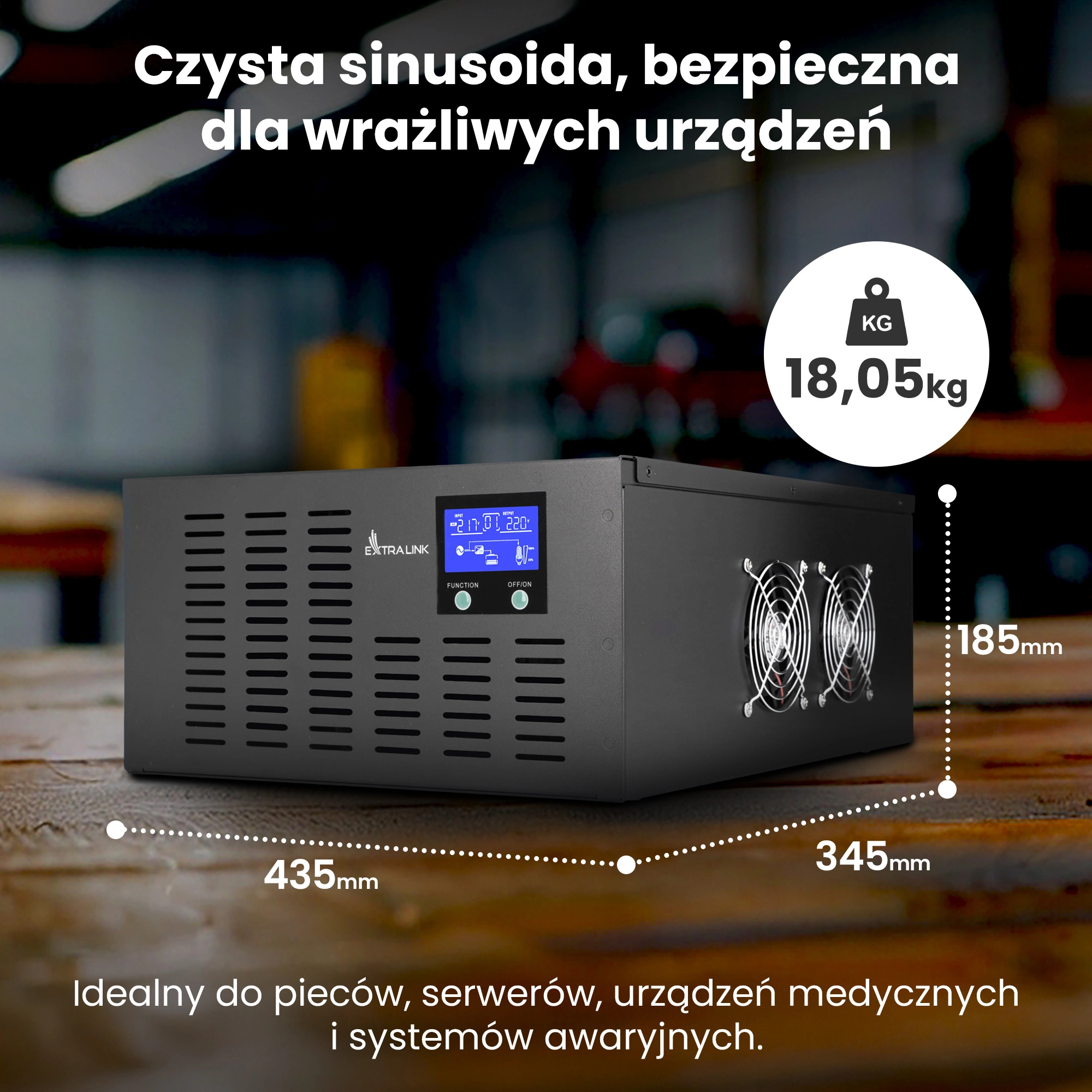 Czarny UPS z wentylatorami i wyświetlaczem. Wymiary: 435x345x185mm. Waga: 18,05kg.