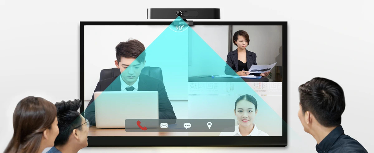 Persone in una sala per videoconferenze con una telecamera che cattura 90 gradi.