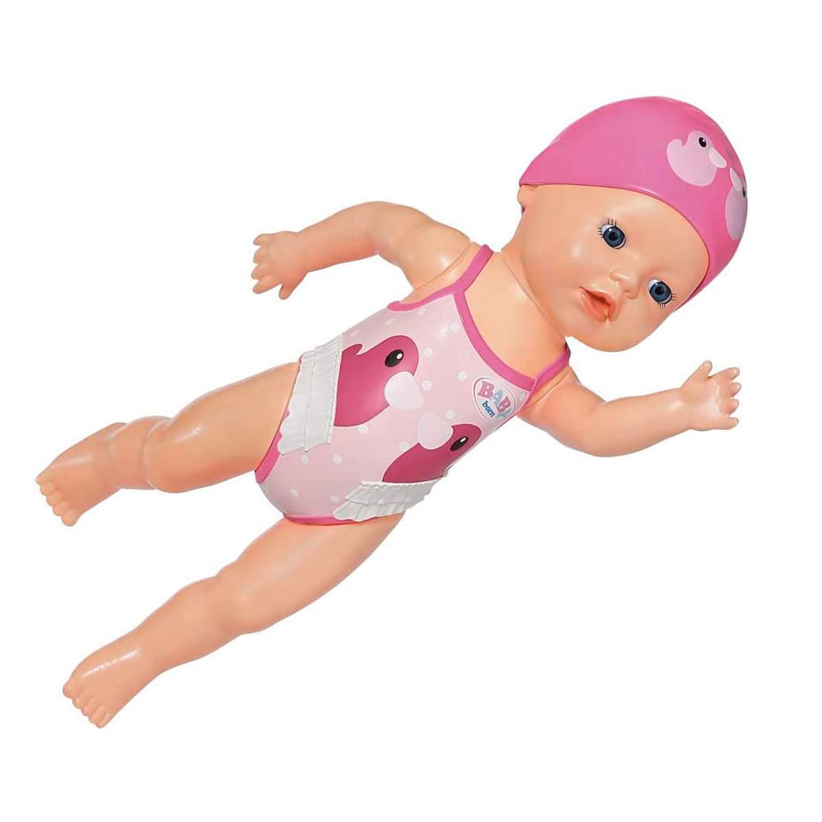 Una muñeca bebé con traje de baño rosa de patitos y gorro de natación rosa.