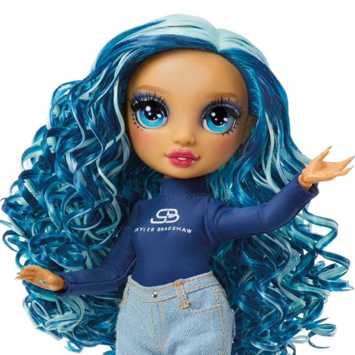 Una muñeca con pelo largo y ondulado azul y azul claro, ojos azules y labios rosas.