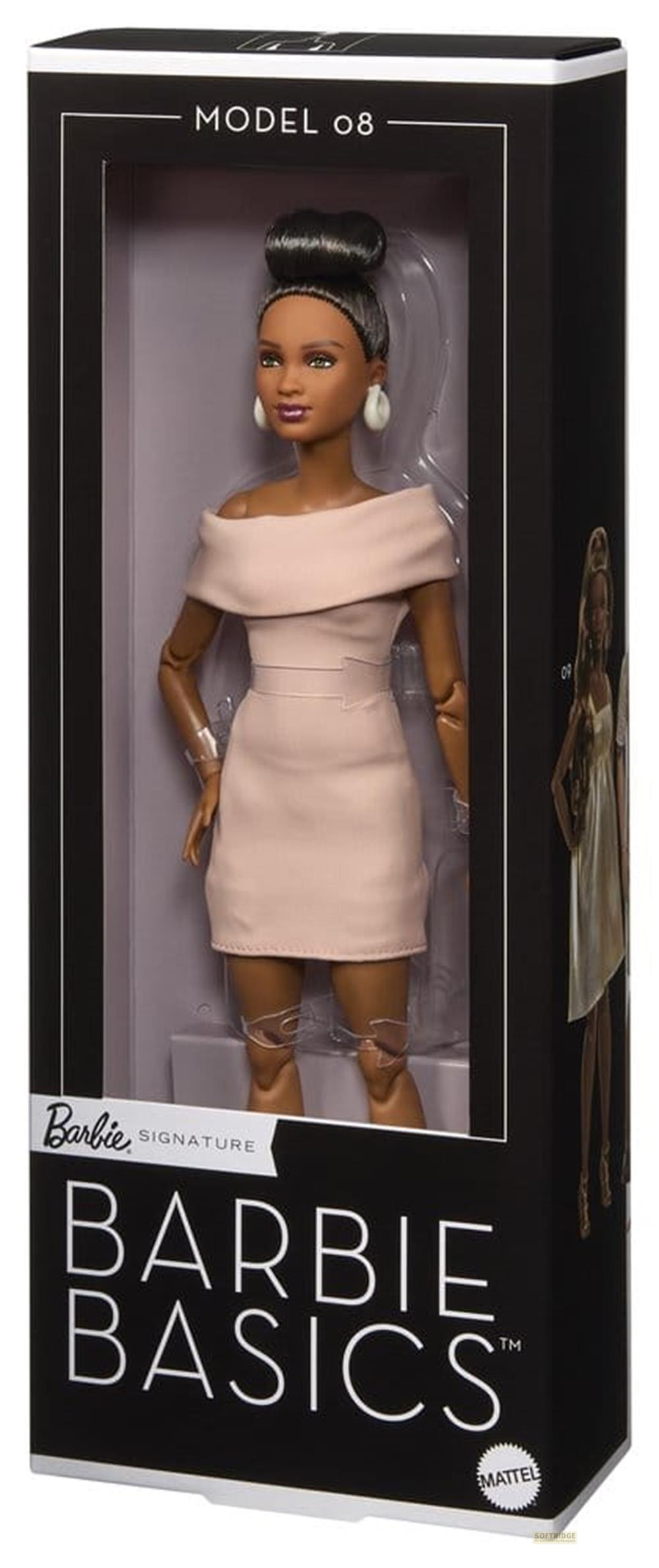 Muñeca Barbie Basics Modelo 08 con vestido rosa pálido en caja.