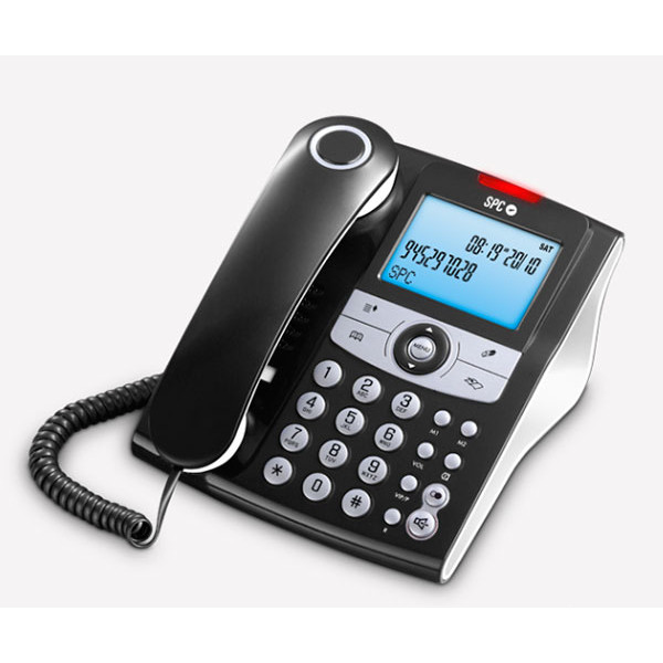 Un telefono SPC nero con cavo a spirale e schermo LCD blu che mostra un numero di telefono.