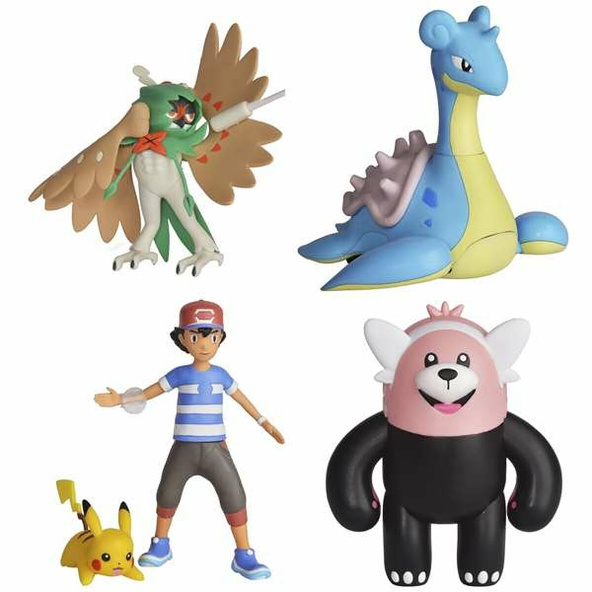 Cuatro figuras de Pokémon: un pájaro, una criatura marina, un niño con Pikachu y un oso.