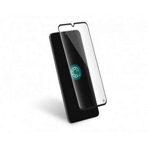 Uno smartphone nero con pellicola protettiva sopra, su sfondo bianco.