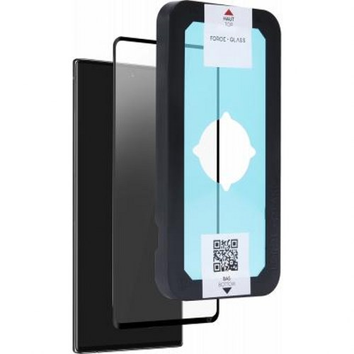 Smartphone nero con protezione schermo nera in telaio di installazione.