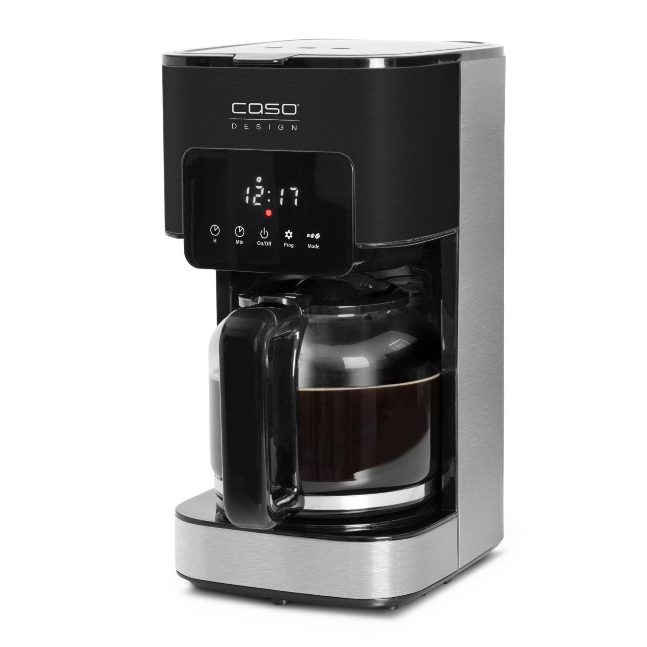 Macchina da caffè nera con caraffa in vetro, display digitale e accenti argentati.