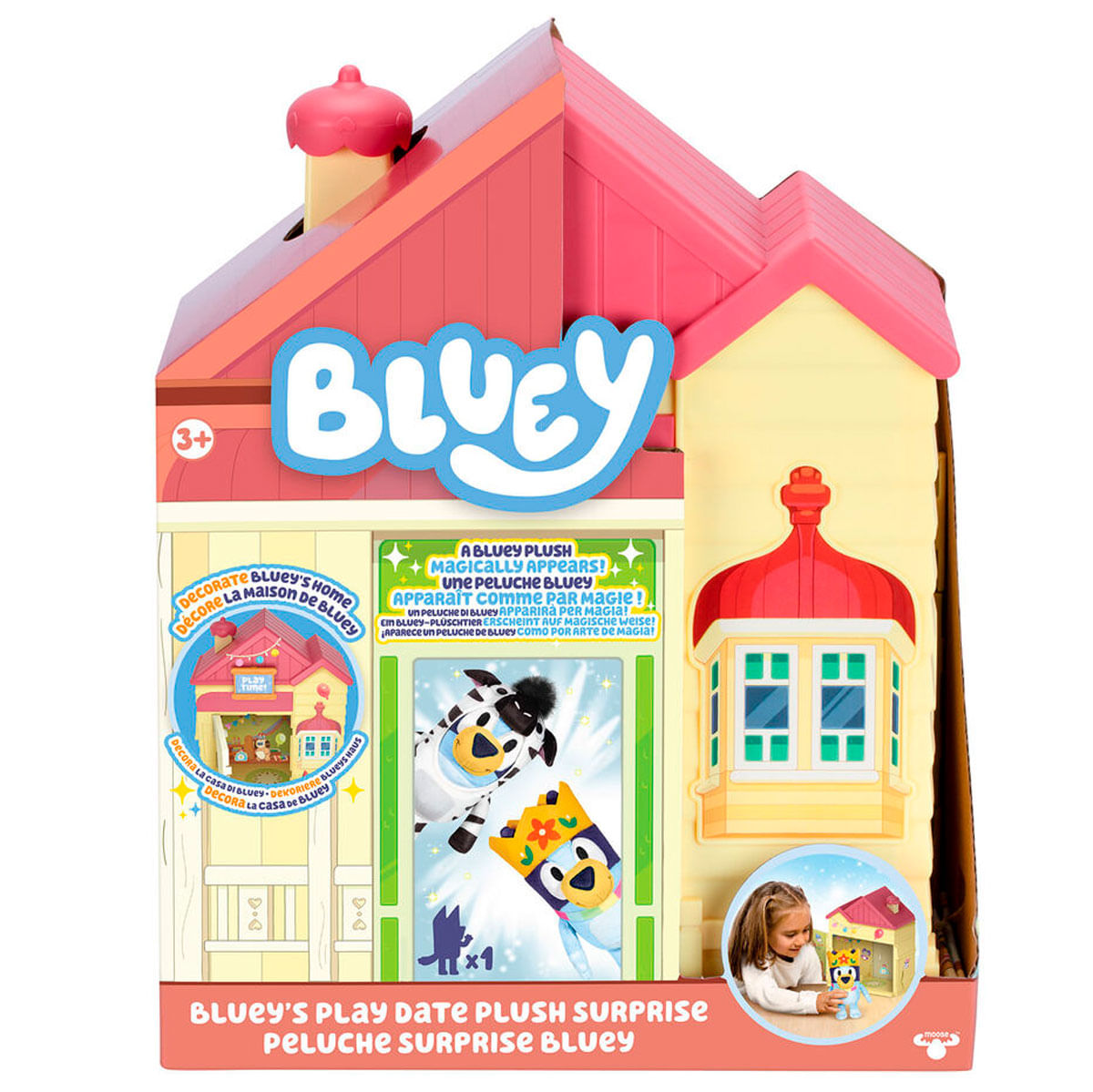 Embalaje de la casa de juegos de Bluey con peluches y un niño.