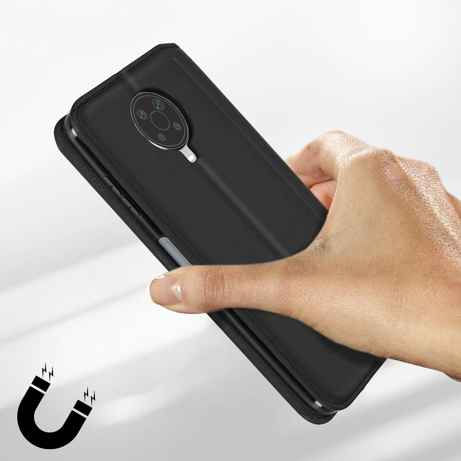 Una mano tiene una custodia magnetica nera per telefono.