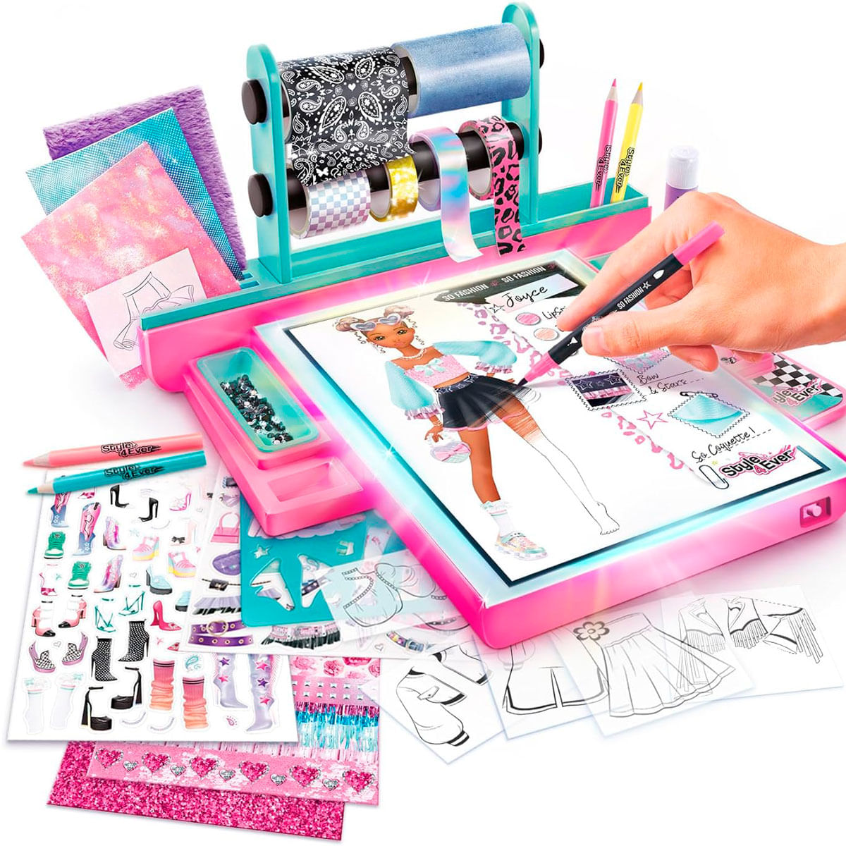 Un juguete de moda con plantillas de ropa, cintas y rotuladores.