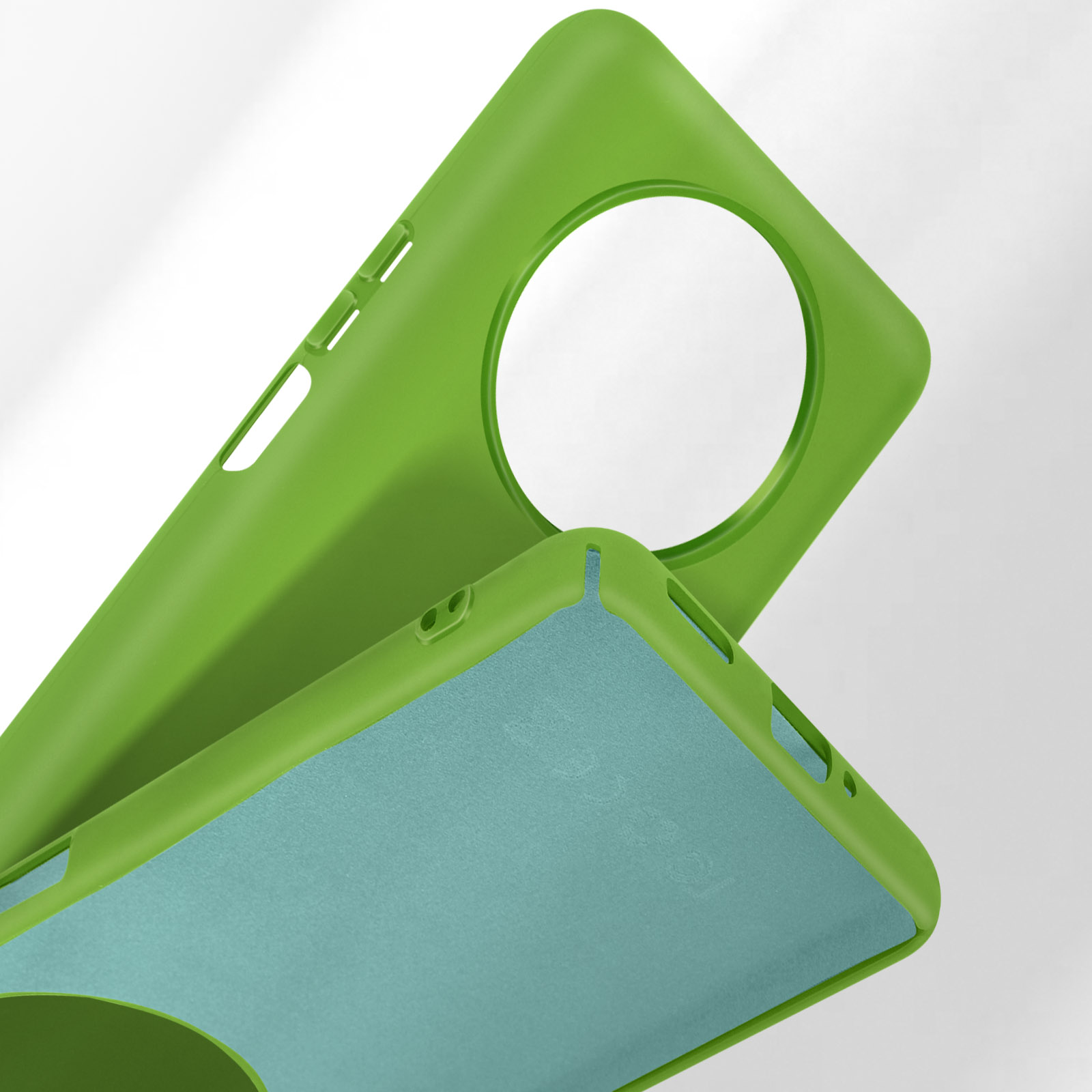 Custodia verde per telefono con fodera azzurra e ritaglio fotocamera.