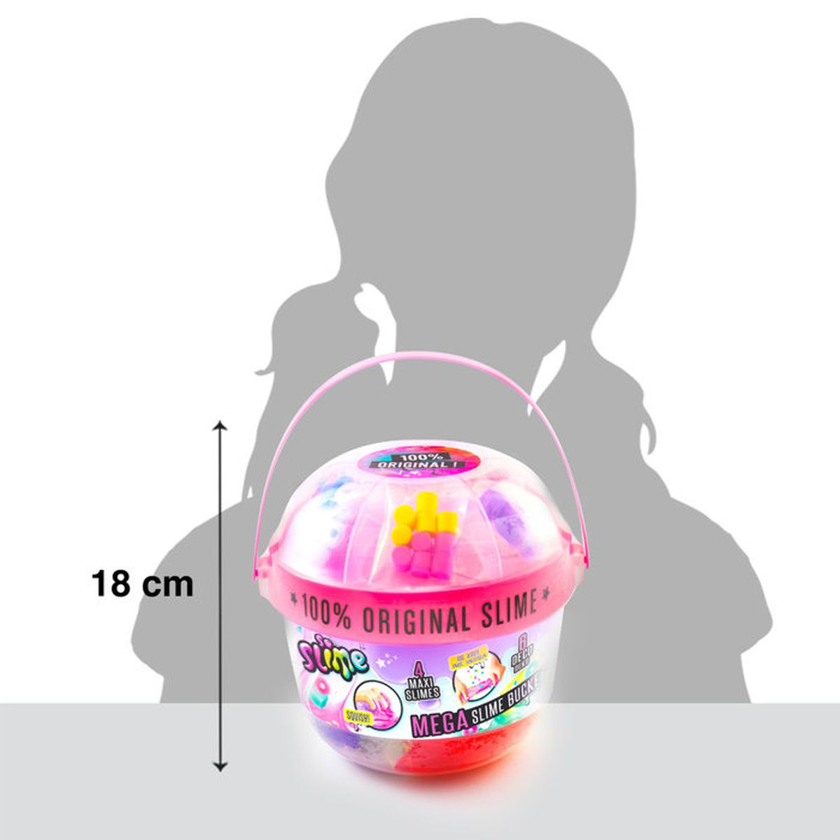 Un cubo transparente con asa rosa, lleno de masa de slime colorida y accesorios.