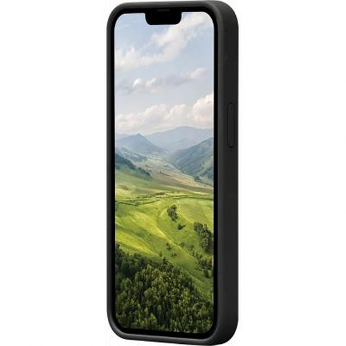 Un telefono nero mostra una valle verde con montagne e nuvole.