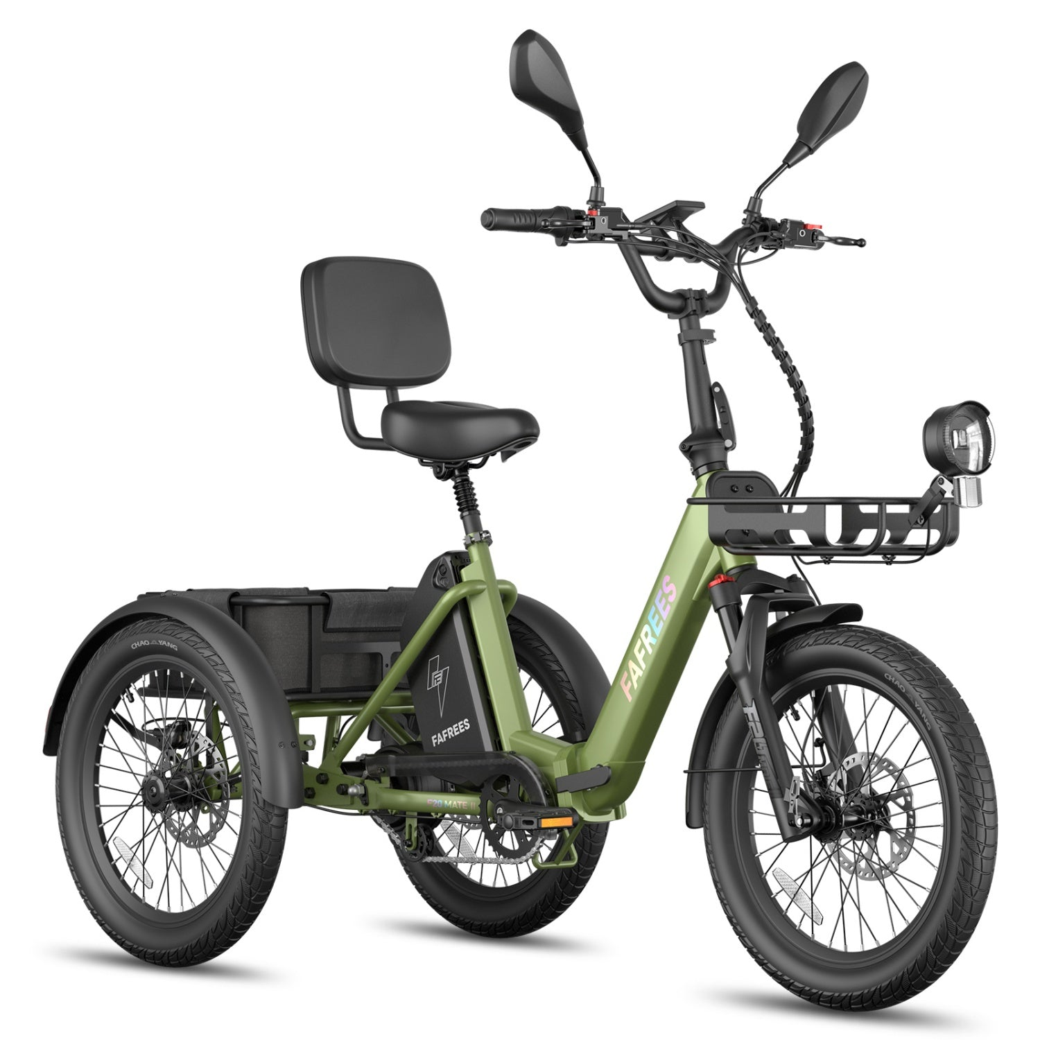 Grünes Dreirad-Elektrofahrrad mit Gepäckträger vorne und Sitz mit Rückenlehne.