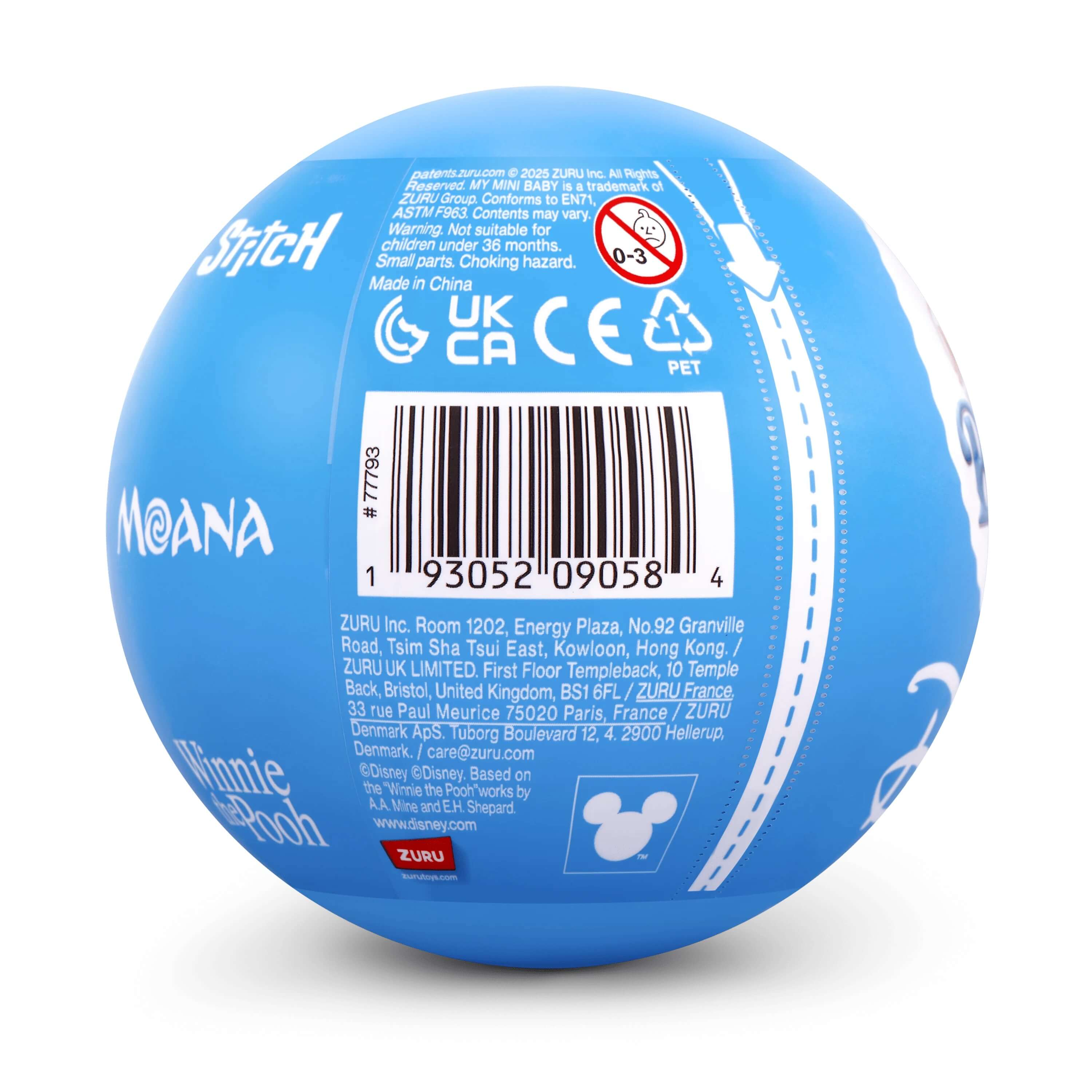 Bola azul con estampados de Stitch, Moana y Winnie Pooh, código de barras y advertencias.