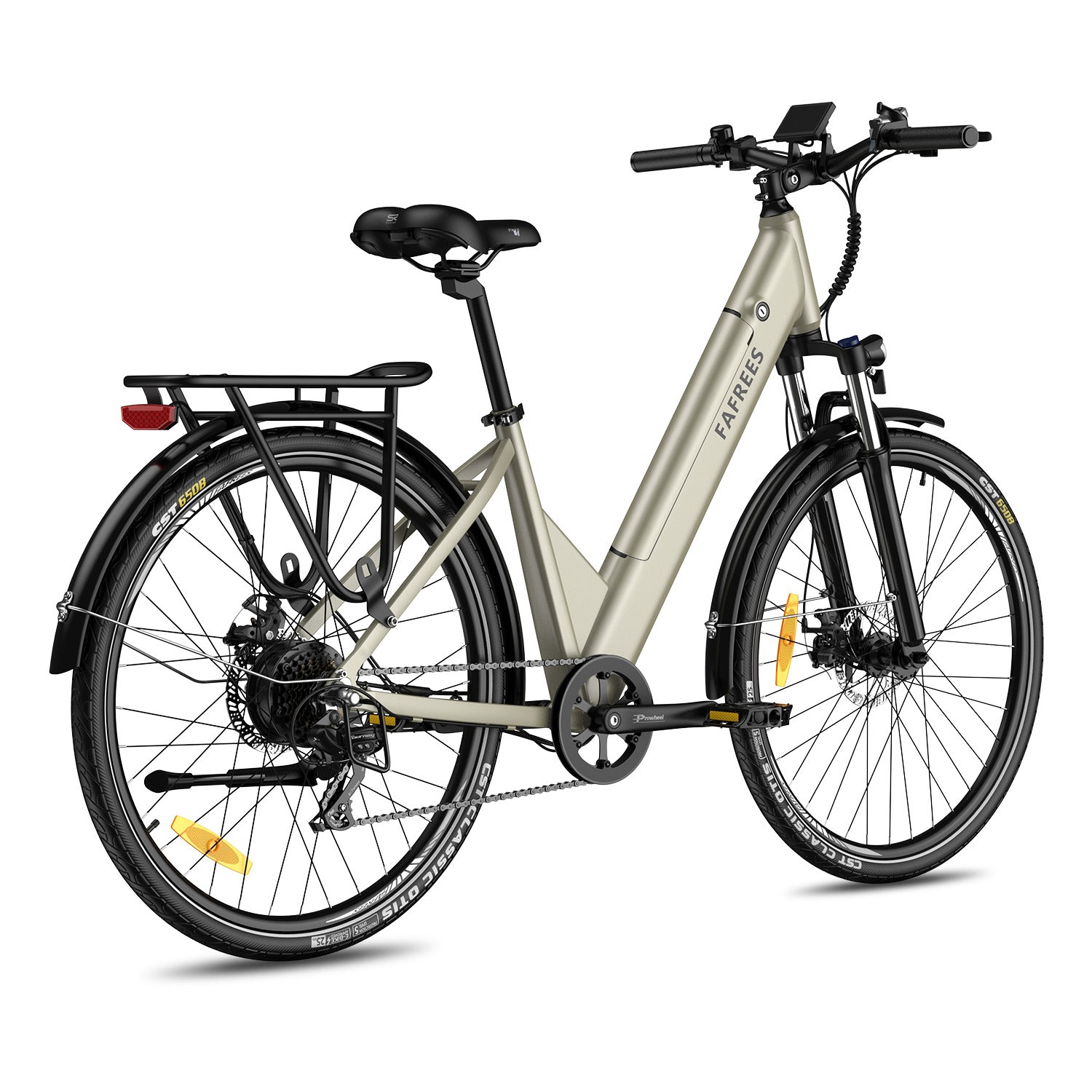 Ein beiges E-Bike mit Gepäckträger, Schutzblechen und Reflektoren auf weißem Hintergrund.