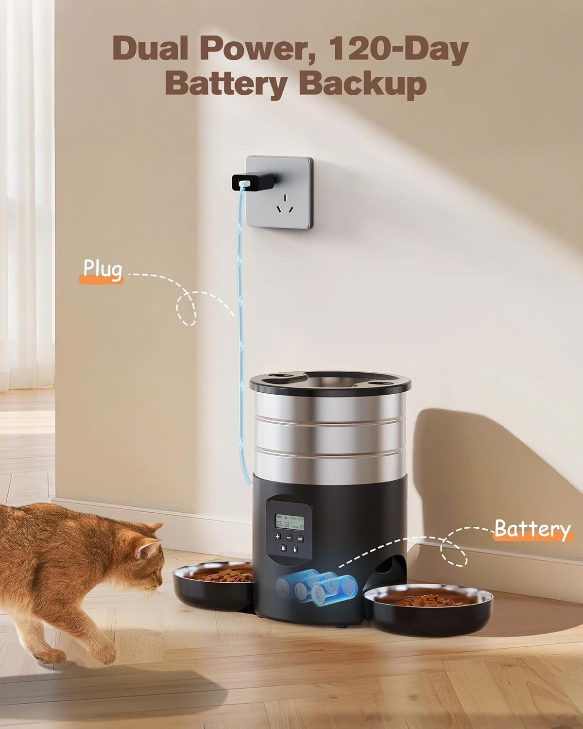 Eine Katze nähert sich einem schwarzen automatischen Tierfutterspender mit Futternäpfen. Angeschlossen und batteriebetrieben.