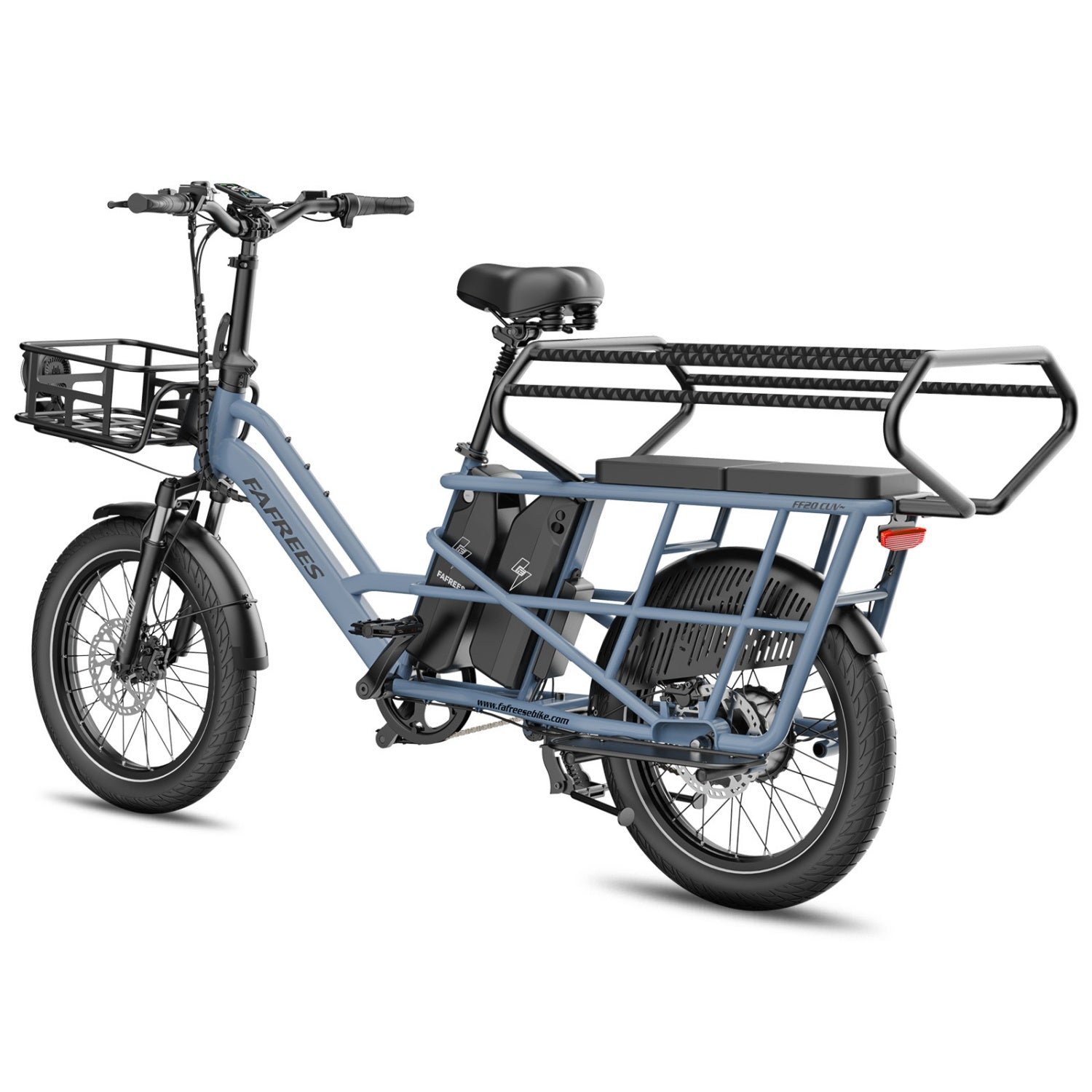 Ein blaues Lasten-E-Bike mit Vorderradkorb, Gepäckträger hinten und Akkupack.