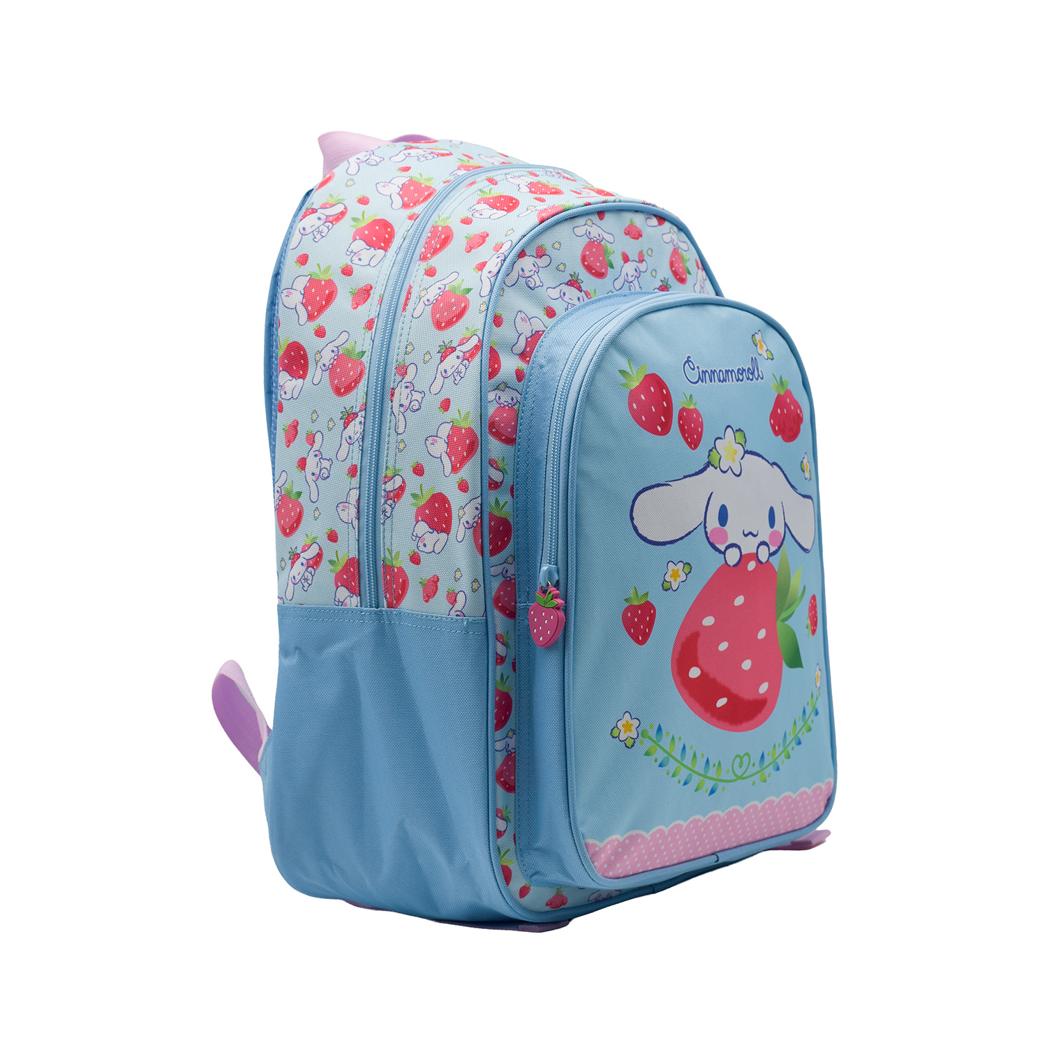 Una mochila azul con estampado de fresas y Cinnamoroll.