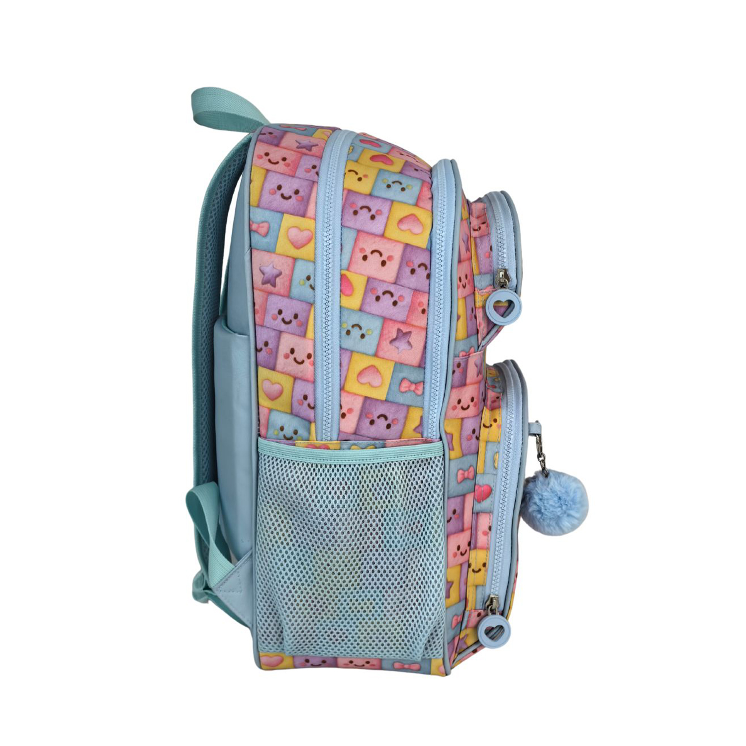 Una mochila azul claro con un patrón colorido de cuadrados sonrientes, corazones y estrellas.