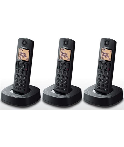 Tres teléfonos inalámbricos Panasonic negros sobre sus bases de carga.
