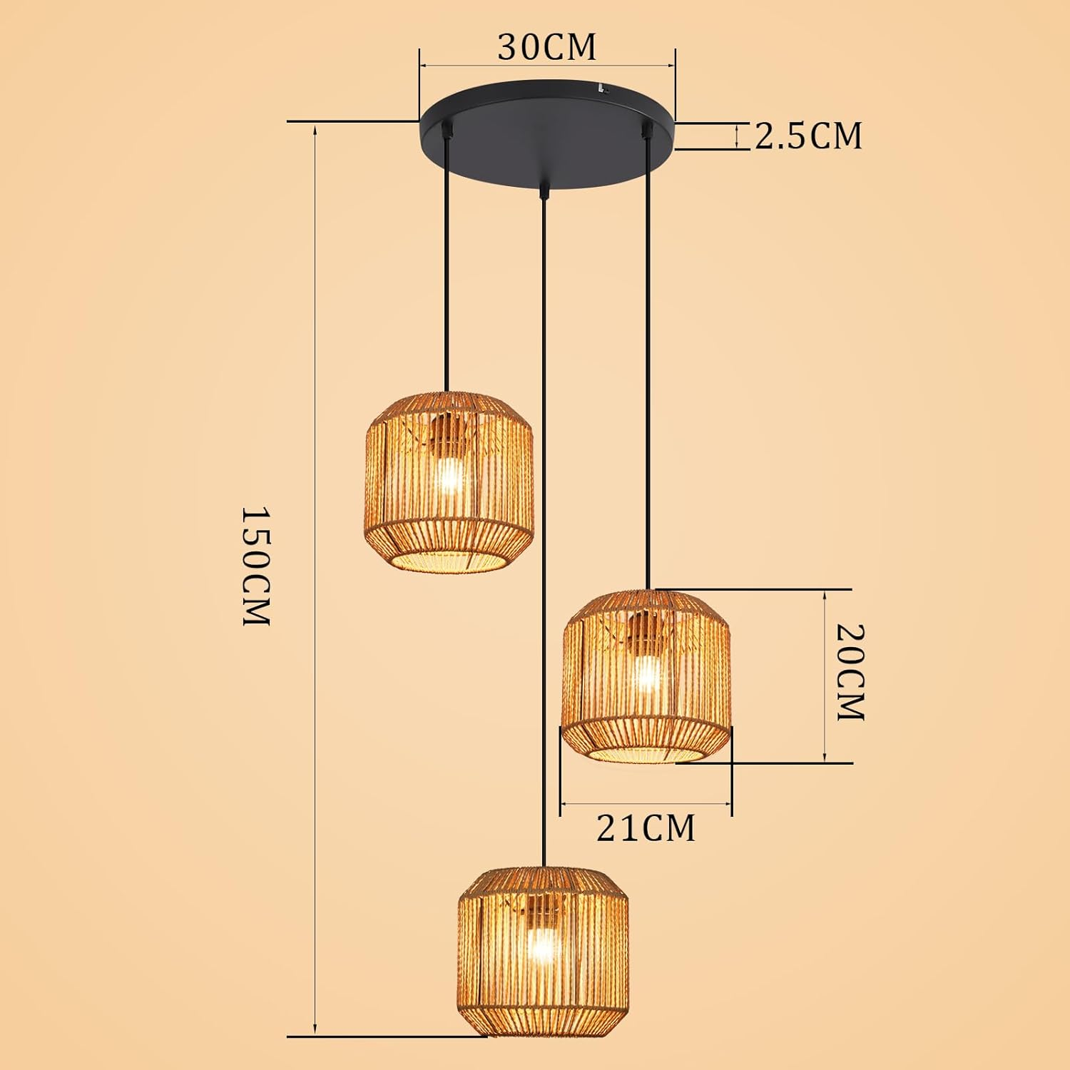 Lampada a sospensione con tre paralumi a cestino intrecciato, dimensioni indicate.