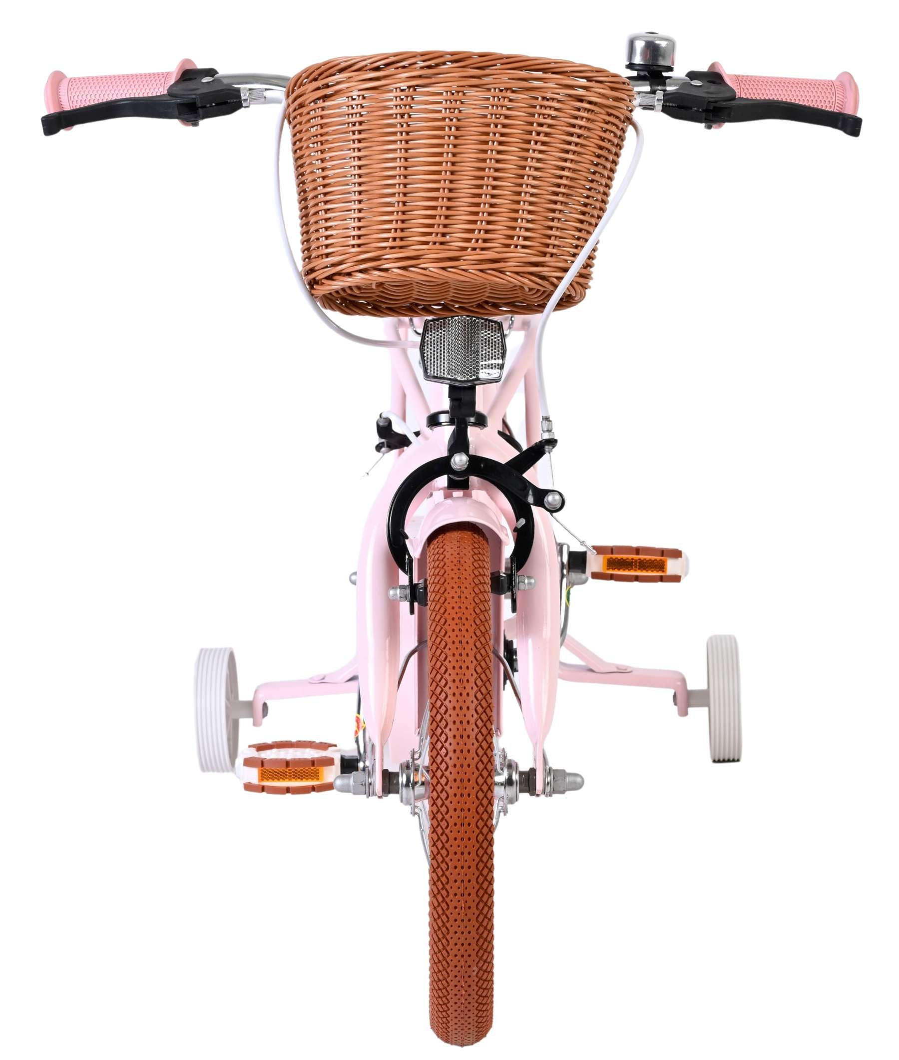 Rosa Kinderfahrrad Vorderansicht. Hat einen Weidenkorb, eine Glocke und Stützräder.