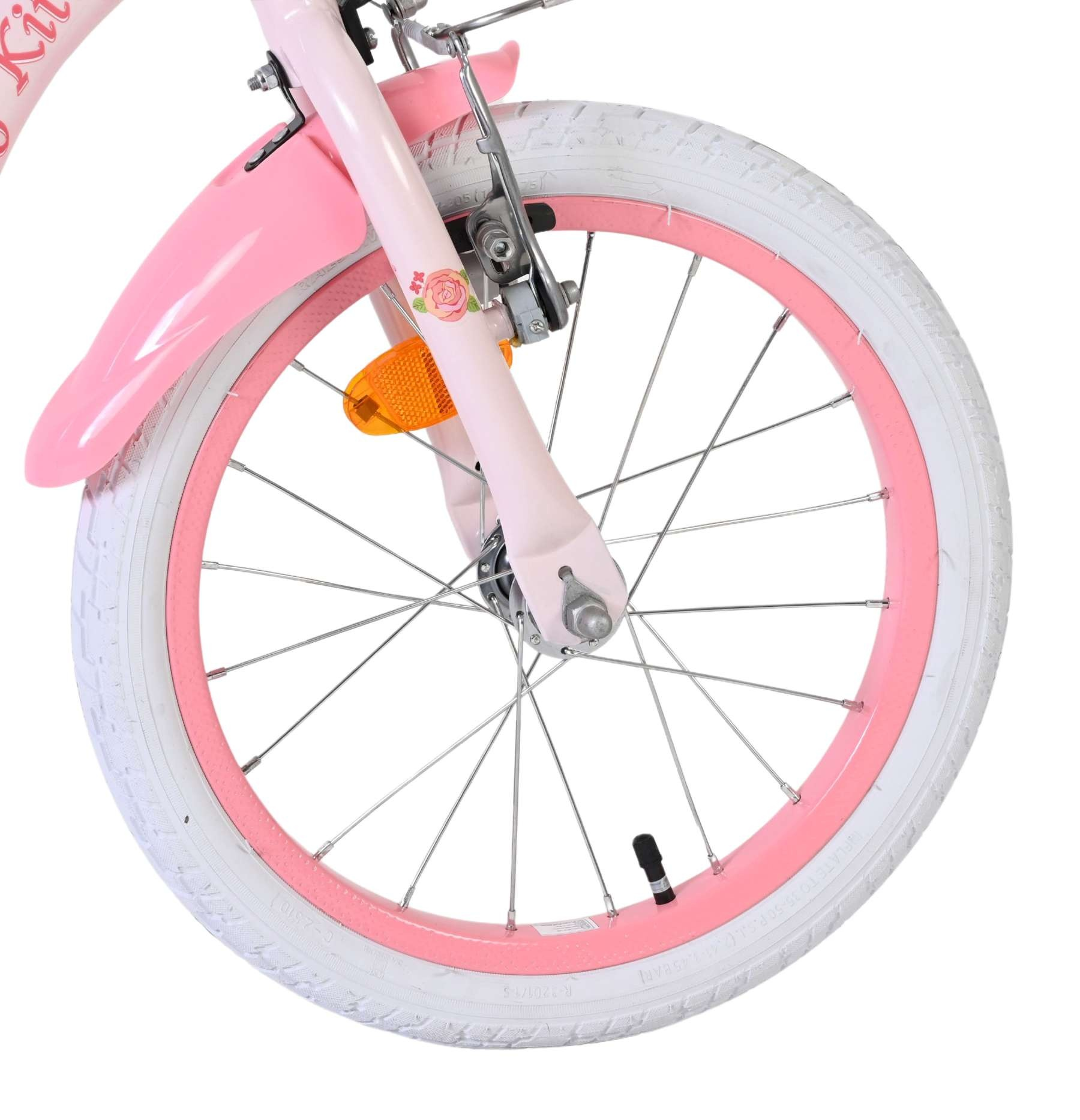 Ein rosafarbener Fahrradkotflügel mit einem Speichenrad und weißem Reifen.