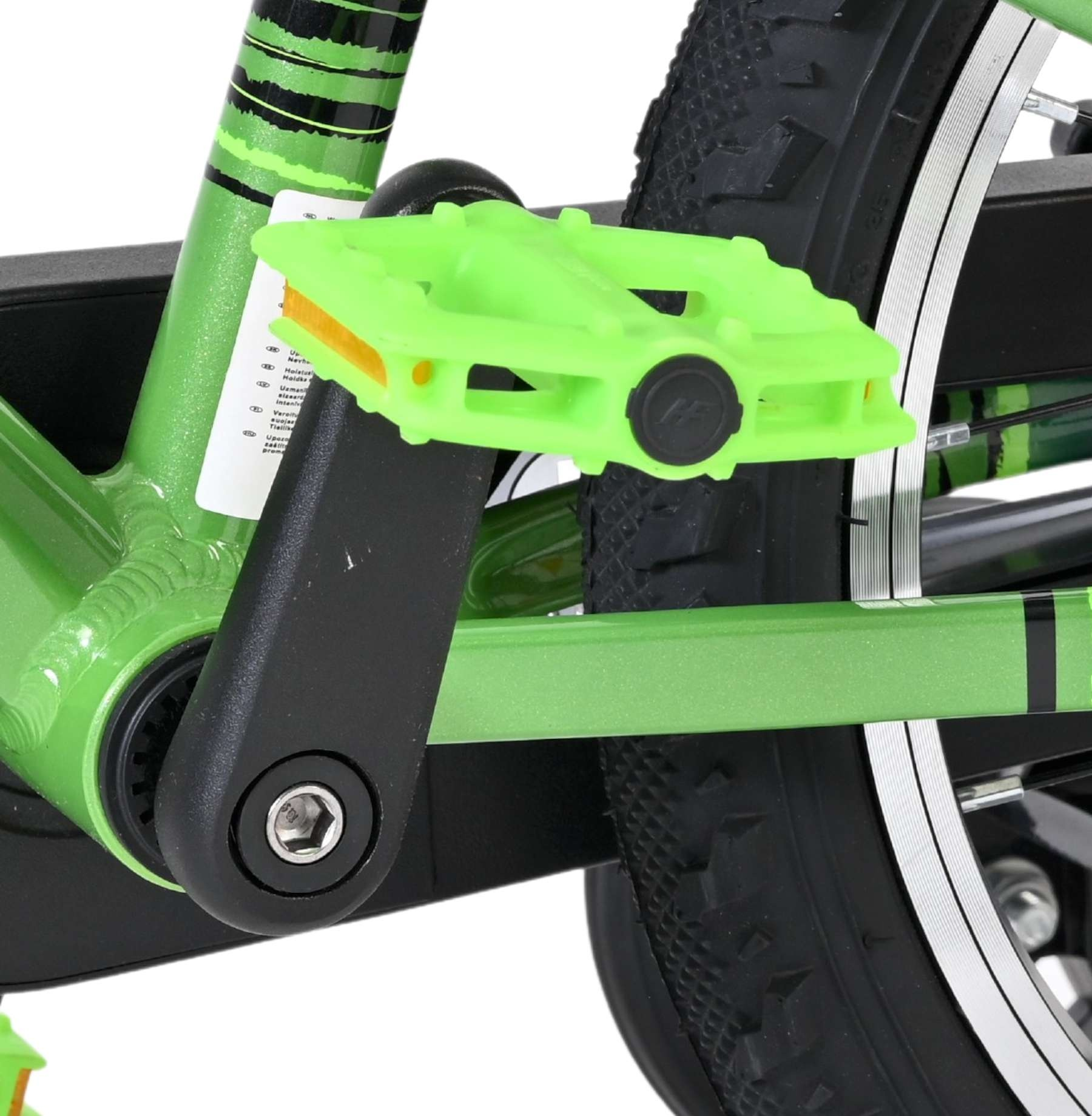 Grüner Fahrradrahmen mit schwarzem Pedal und Reifen. Nahaufnahme des Antriebs.