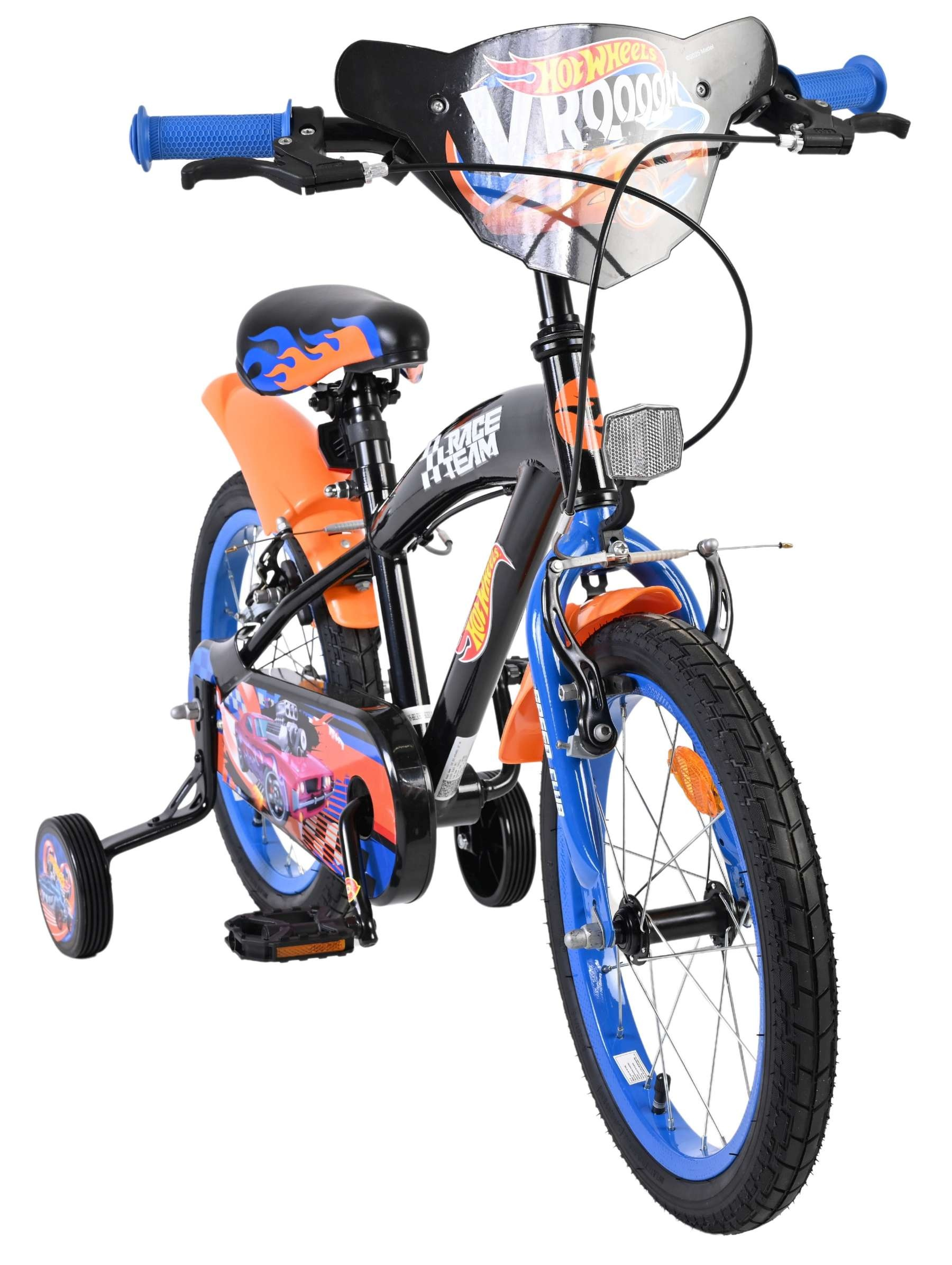 Ein schwarzes Kinderfahrrad mit blauen und orangen Akzenten und Hot Wheels Aufklebern.