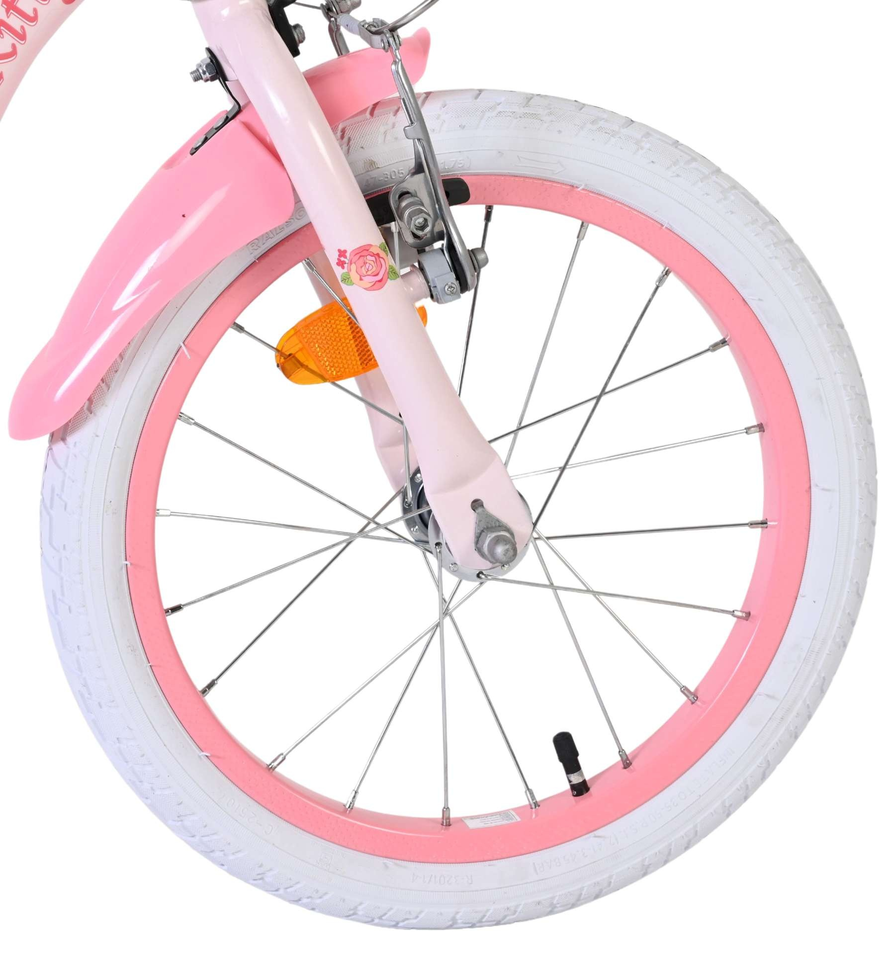 Rosa Fahrradfelge mit weißem Reifen, Speichen und Schutzblech.