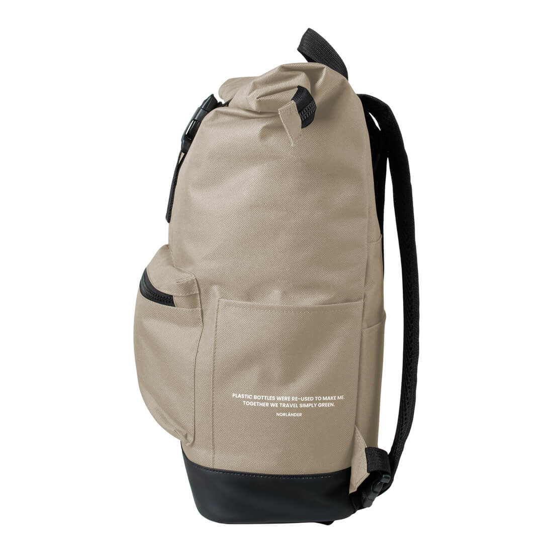 Eine beige Rucksack-Seitenansicht mit schwarzen Details und Schriftzug.