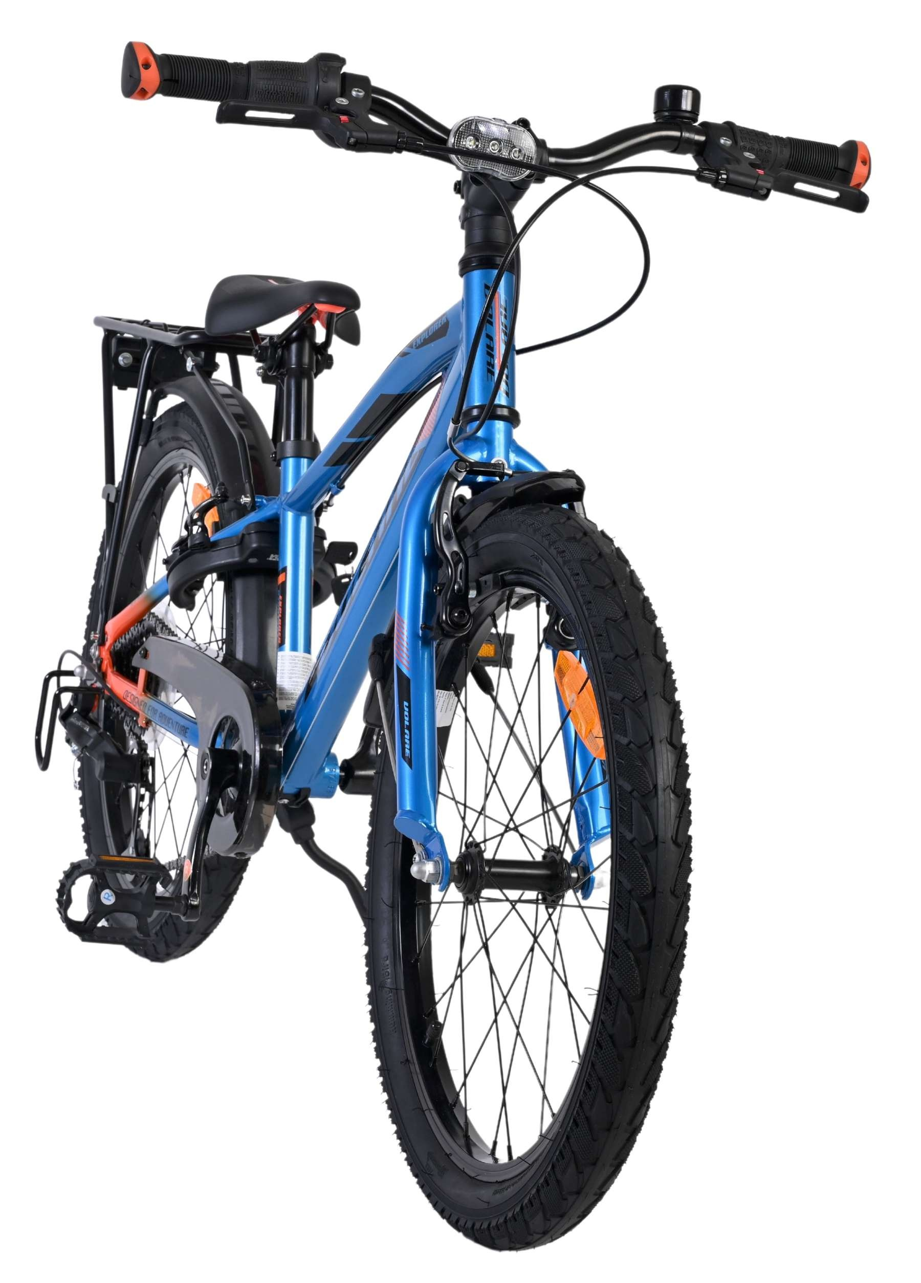 Ein blauer Kinderfahrrad mit schwarzen Reifen, Sitz und Lenker.