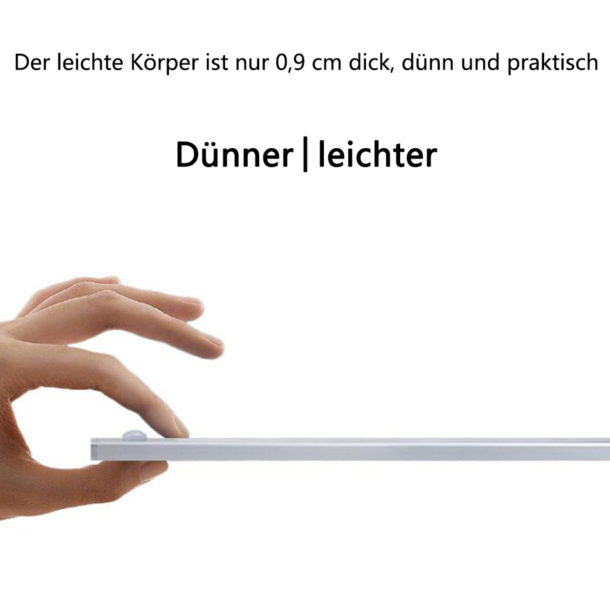 Eine Hand hält einen dünnen, silbernen Gegenstand, 0,9 cm dick.